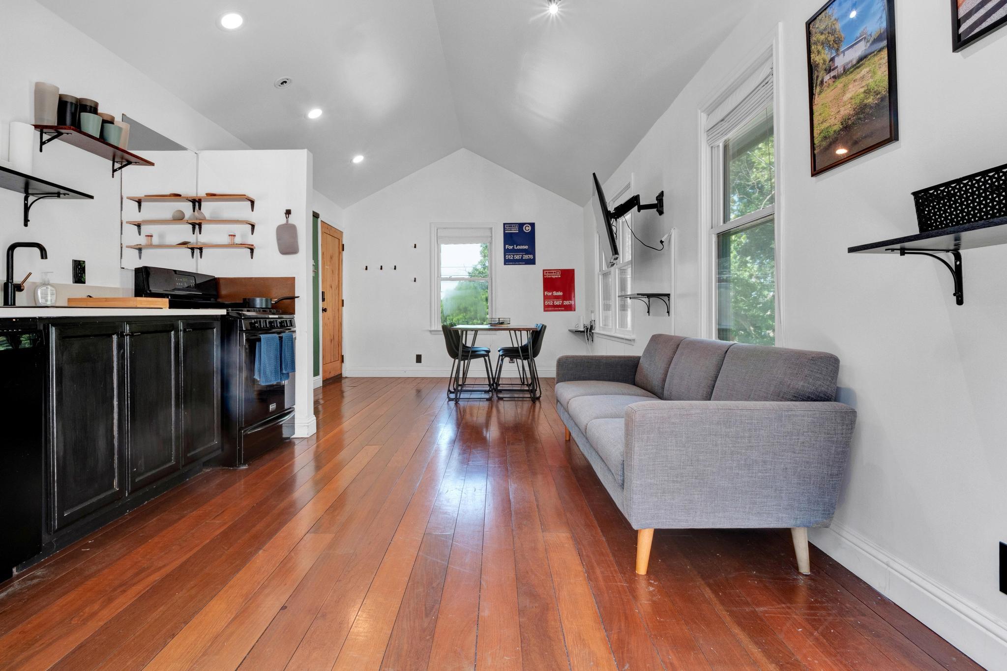 1914 E 8th St, Austin, TX 78702