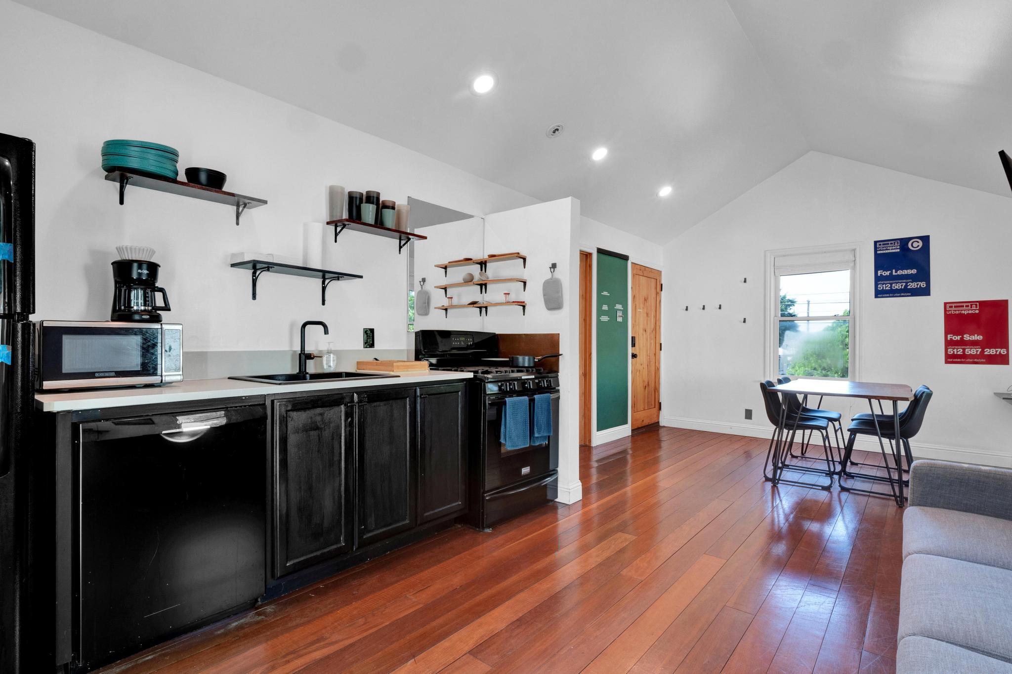 1914 E 8th St, Austin, TX 78702