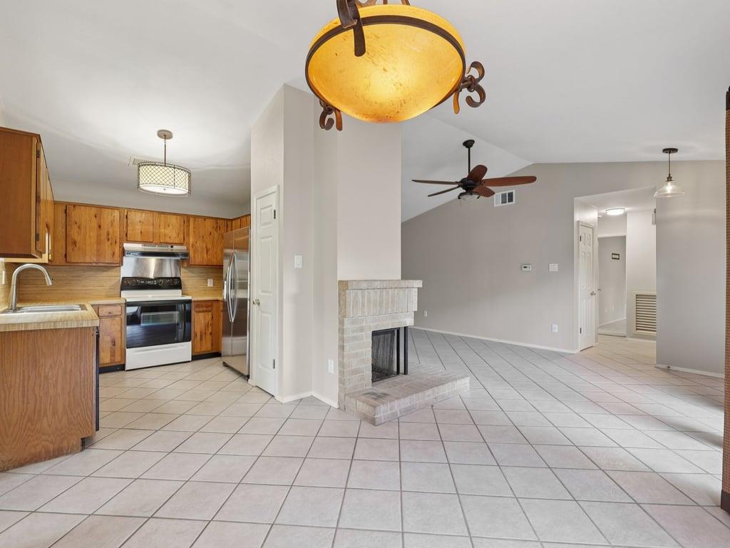 11608 Norwegian Wood Dr, Austin, TX 78758