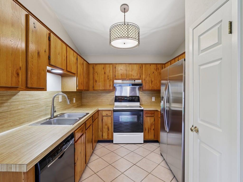 11608 Norwegian Wood Dr, Austin, TX 78758