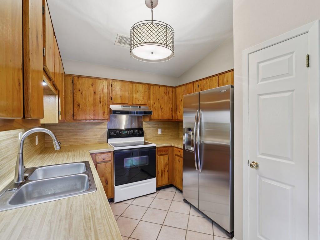 11608 Norwegian Wood Dr, Austin, TX 78758