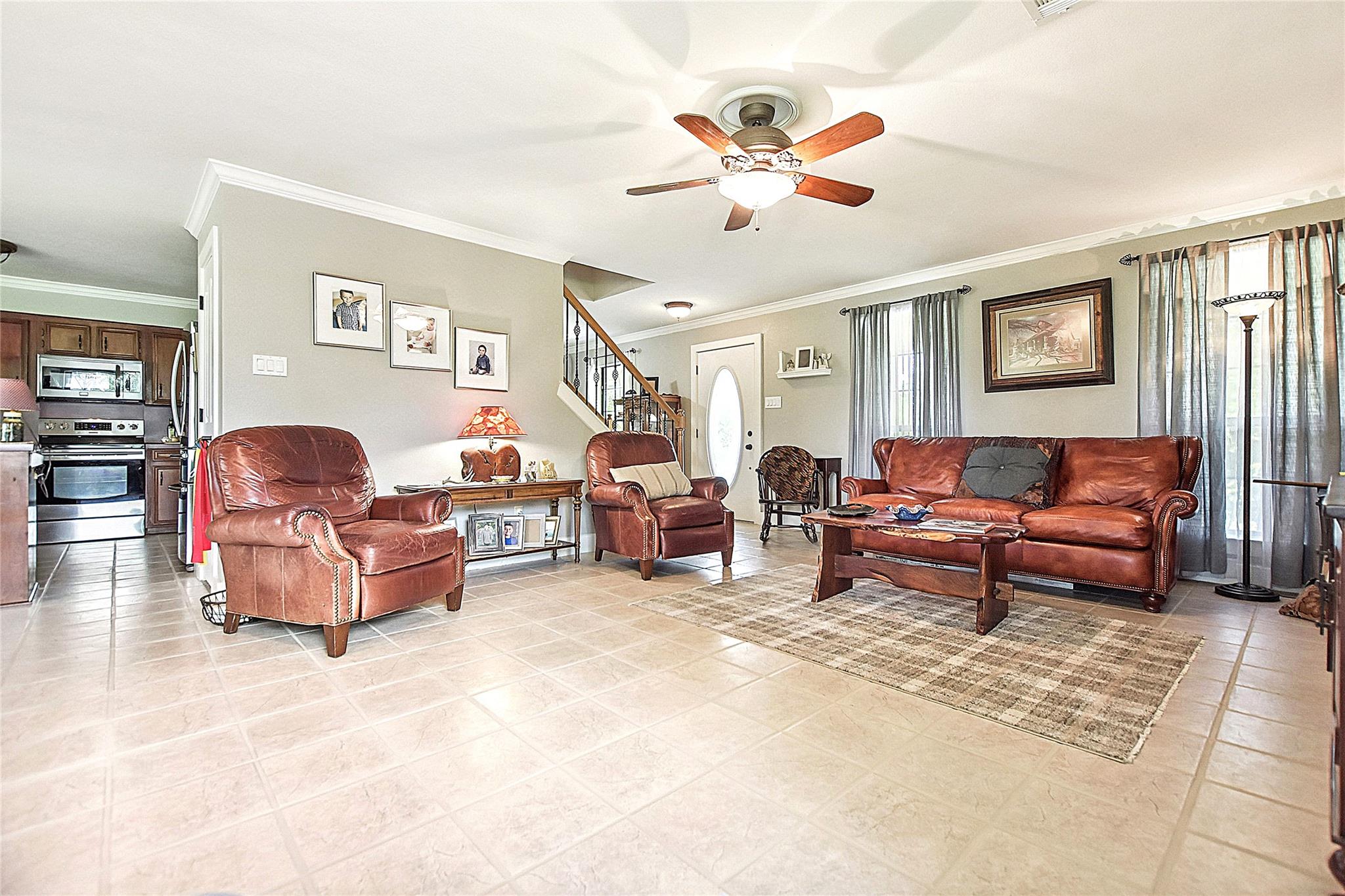 155 Pahalawe Ln, Bastrop, TX 78602