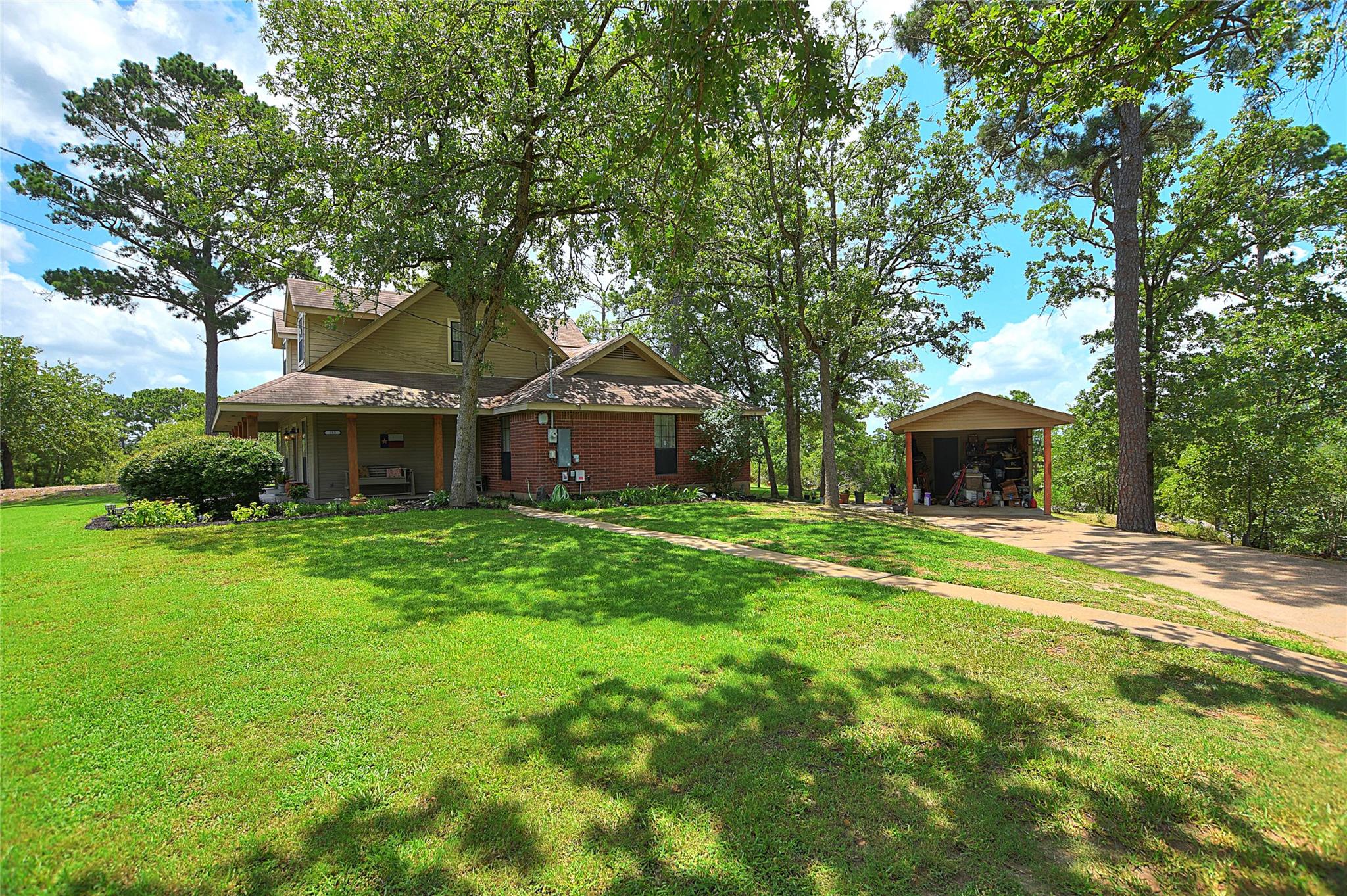 155 Pahalawe Ln, Bastrop, TX 78602