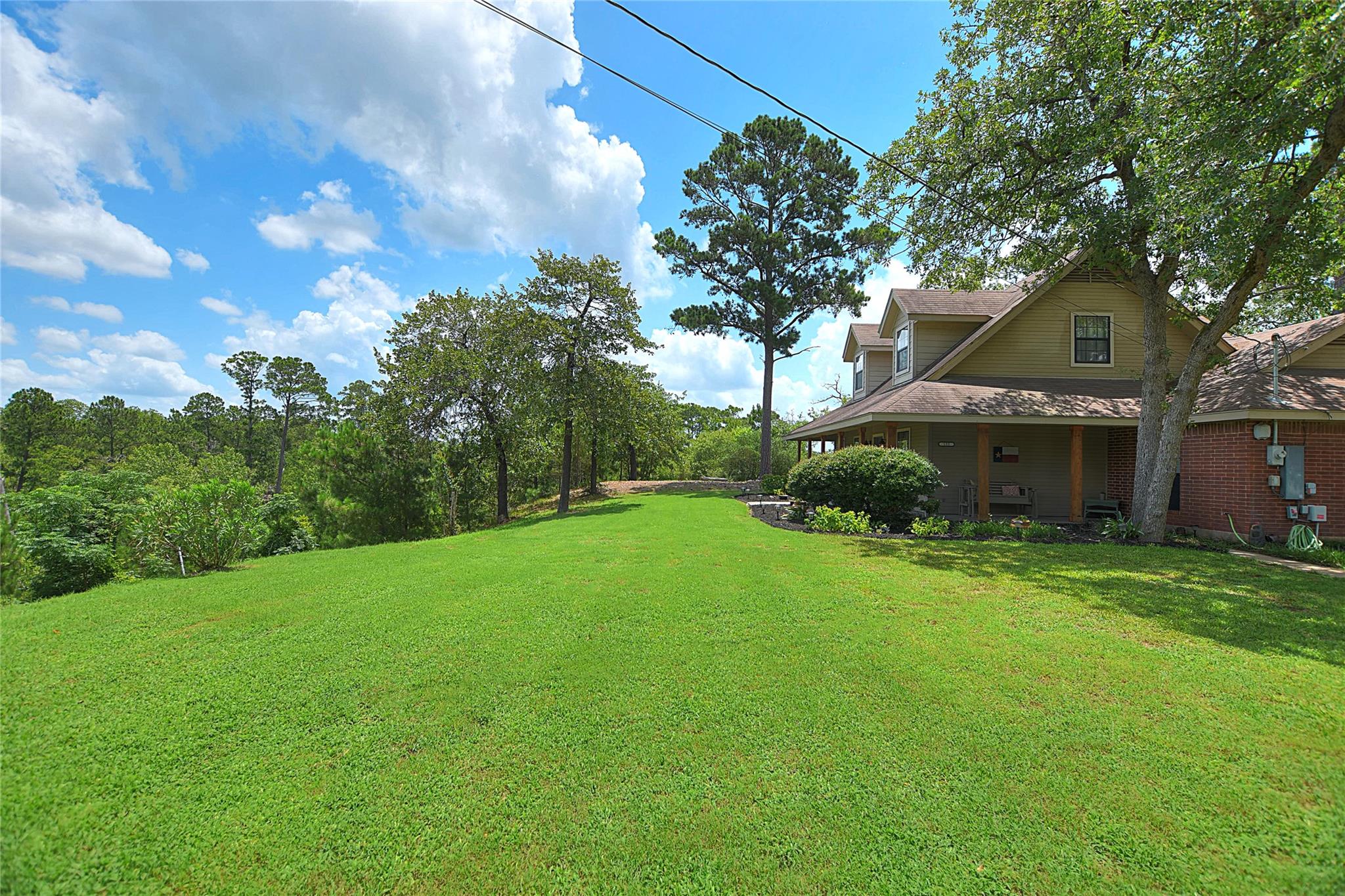 155 Pahalawe Ln, Bastrop, TX 78602