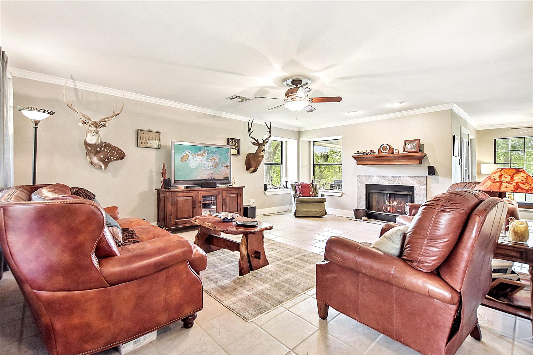 155 Pahalawe Ln, Bastrop, TX 78602