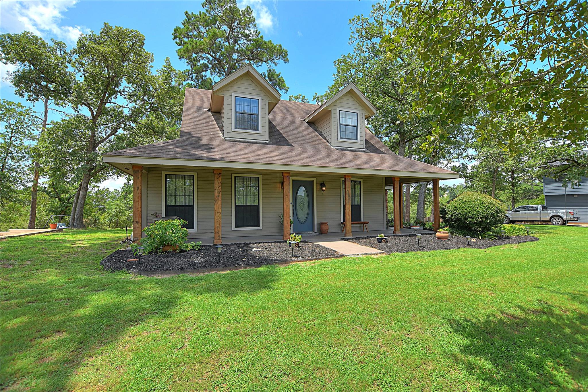 155 Pahalawe Ln, Bastrop, TX 78602