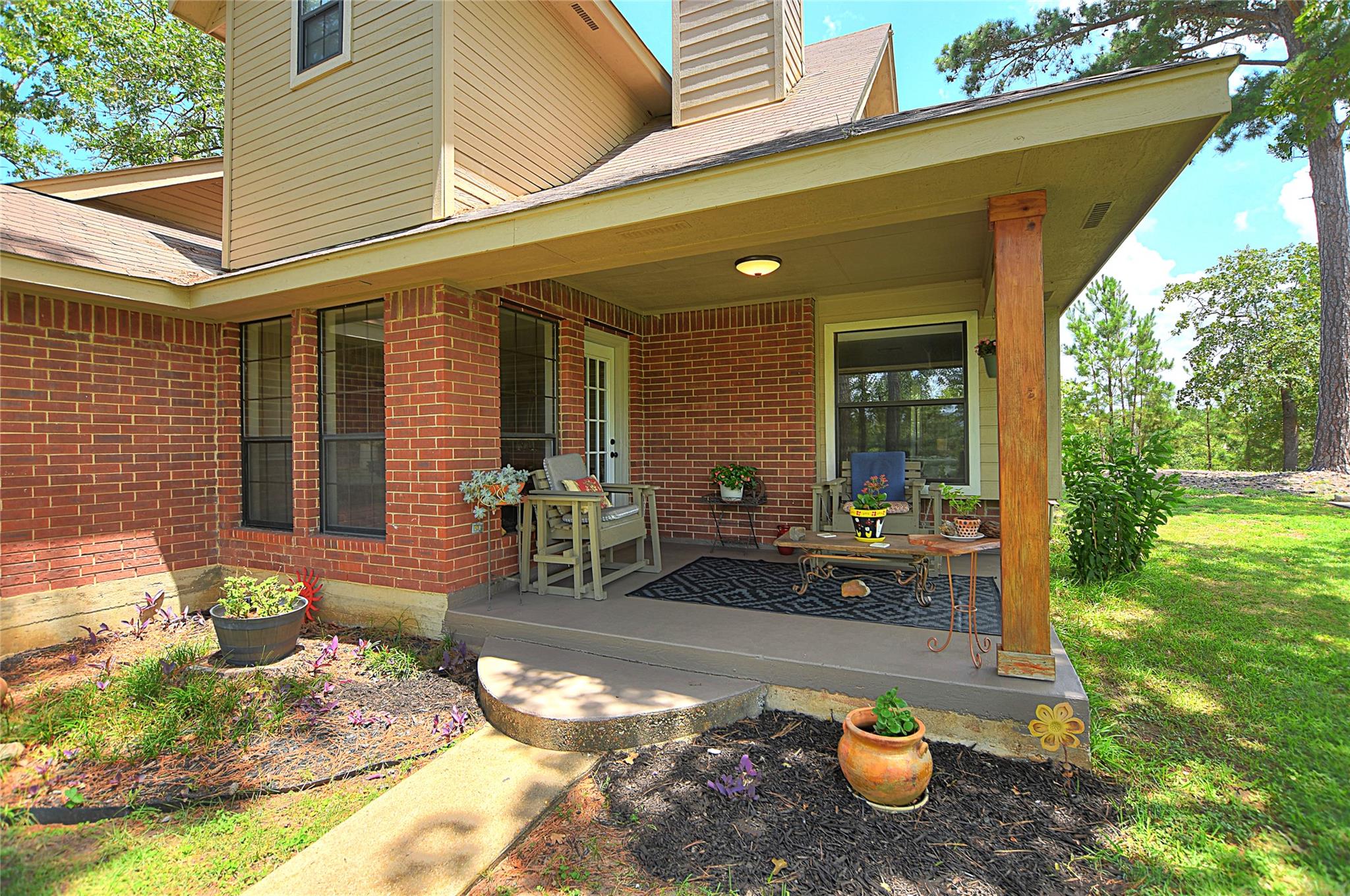 155 Pahalawe Ln, Bastrop, TX 78602