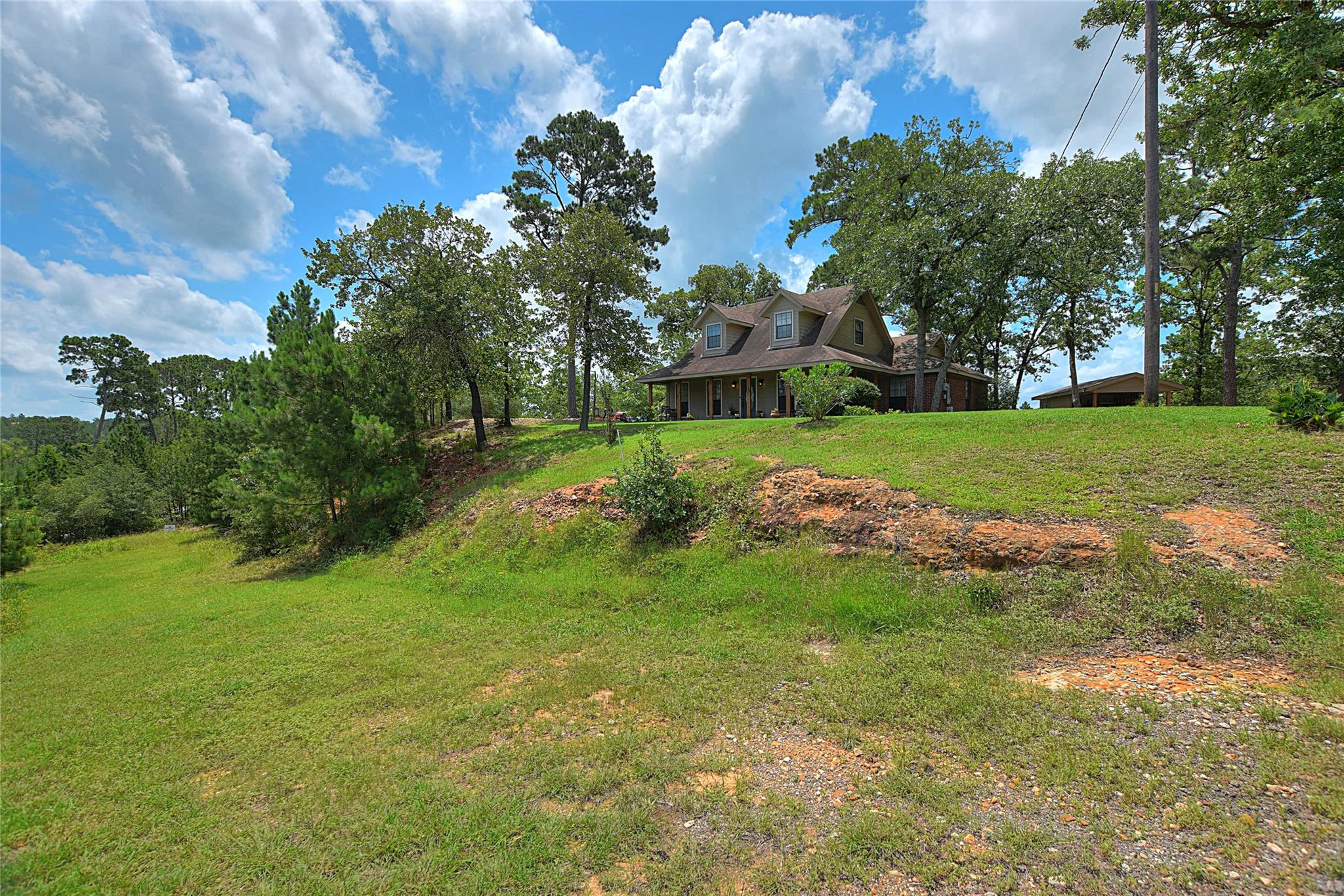 155 Pahalawe Ln, Bastrop, TX 78602