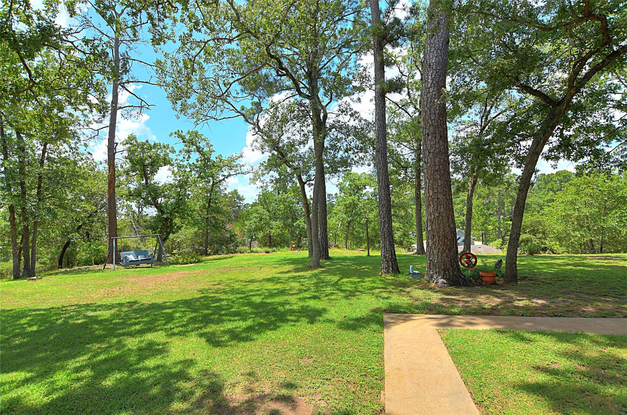 155 Pahalawe Ln, Bastrop, TX 78602