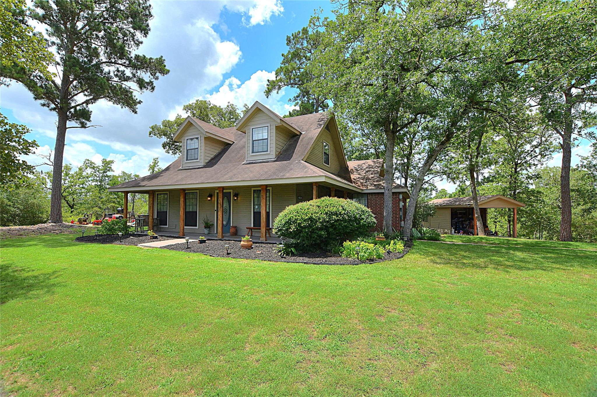 155 Pahalawe Ln, Bastrop, TX 78602