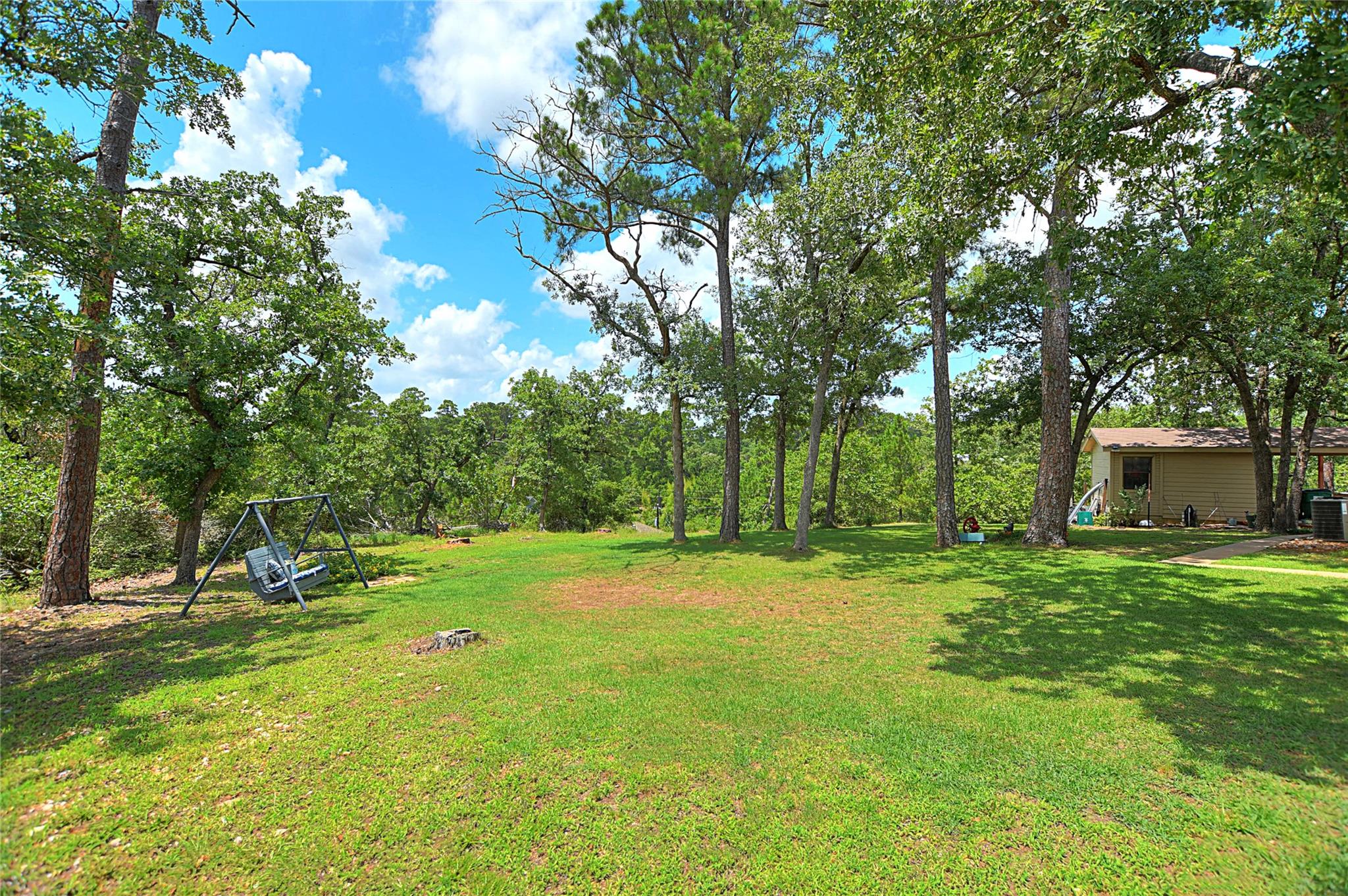 155 Pahalawe Ln, Bastrop, TX 78602
