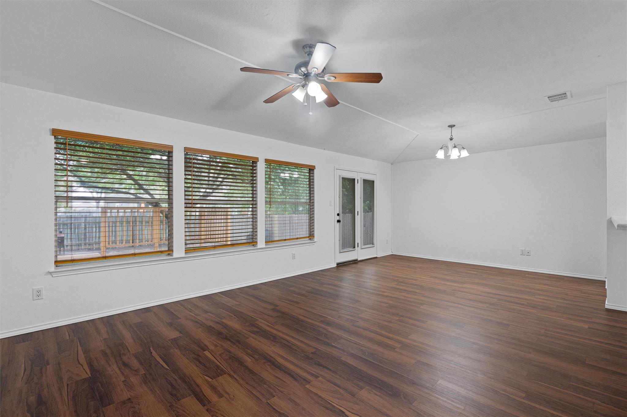 2012 Charlotte Way, Round Rock, TX 78664