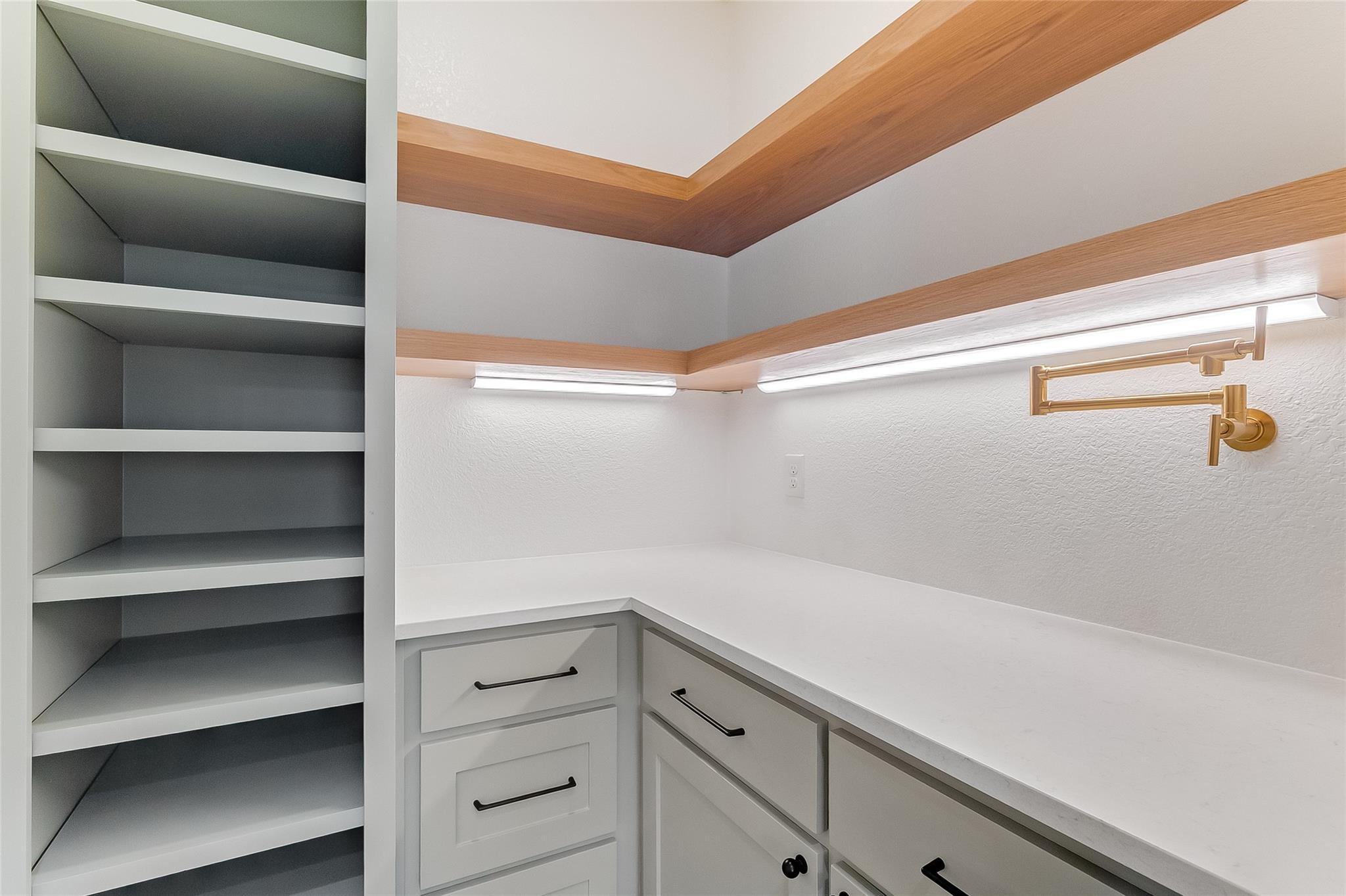 837 Birch Ln, Cottonwood Shores, TX 78657