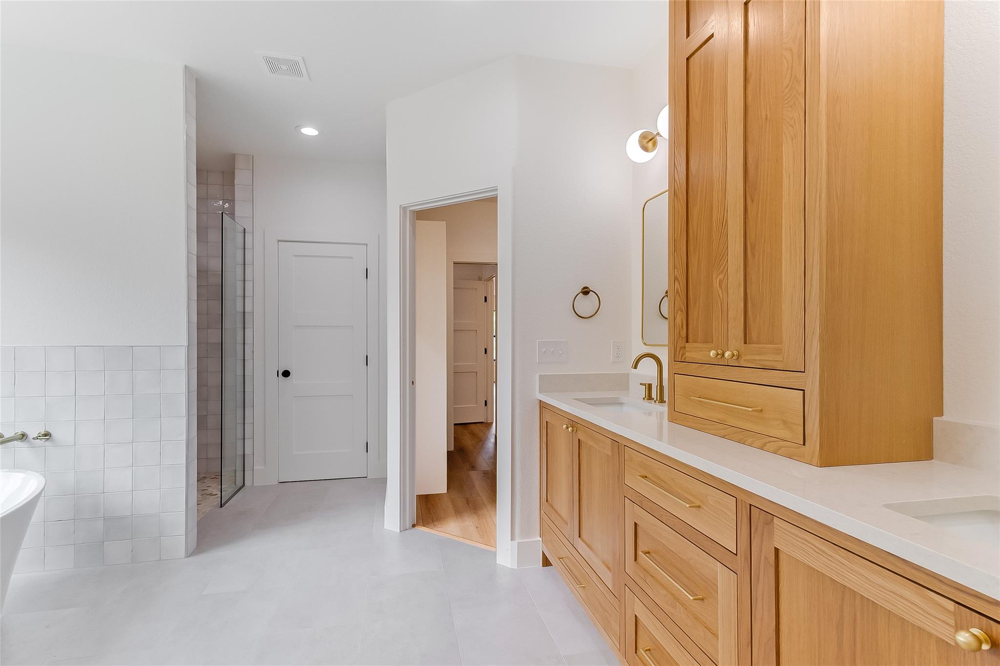 837 Birch Ln, Cottonwood Shores, TX 78657