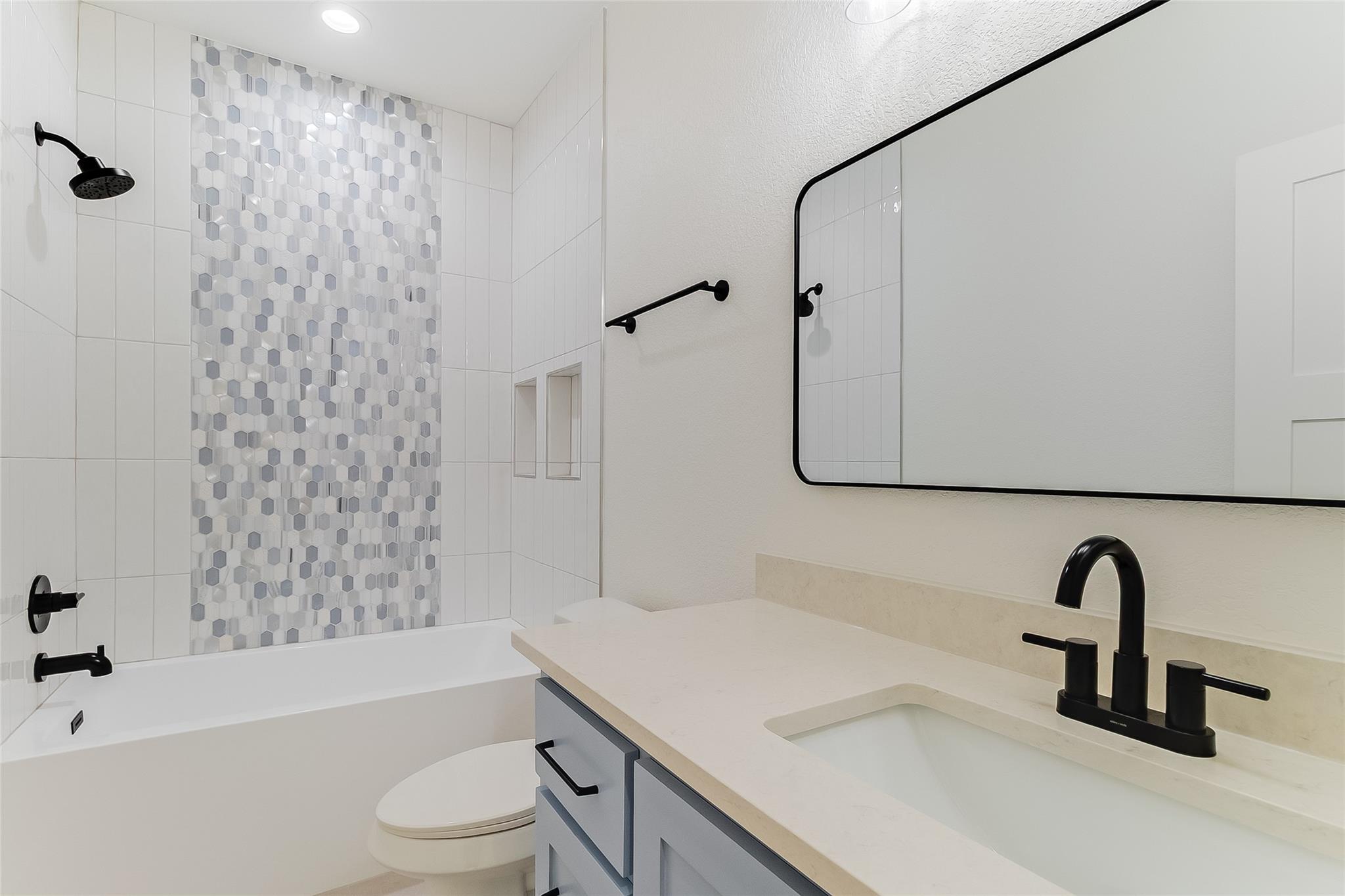 837 Birch Ln, Cottonwood Shores, TX 78657