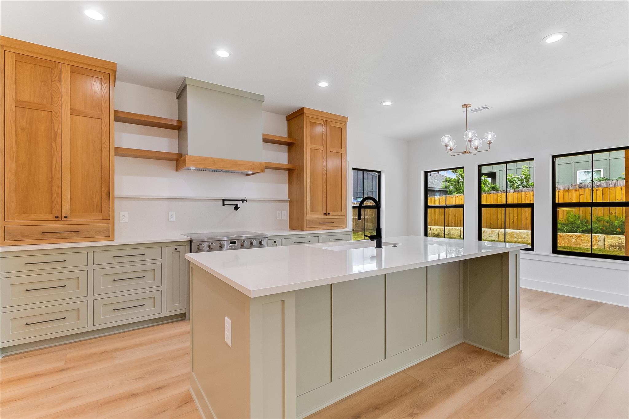 837 Birch Ln, Cottonwood Shores, TX 78657