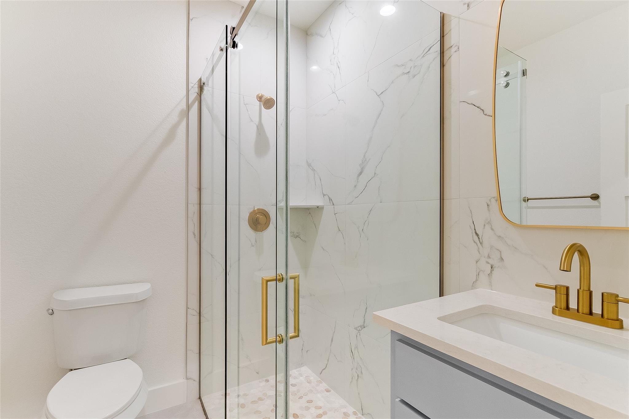 837 Birch Ln, Cottonwood Shores, TX 78657