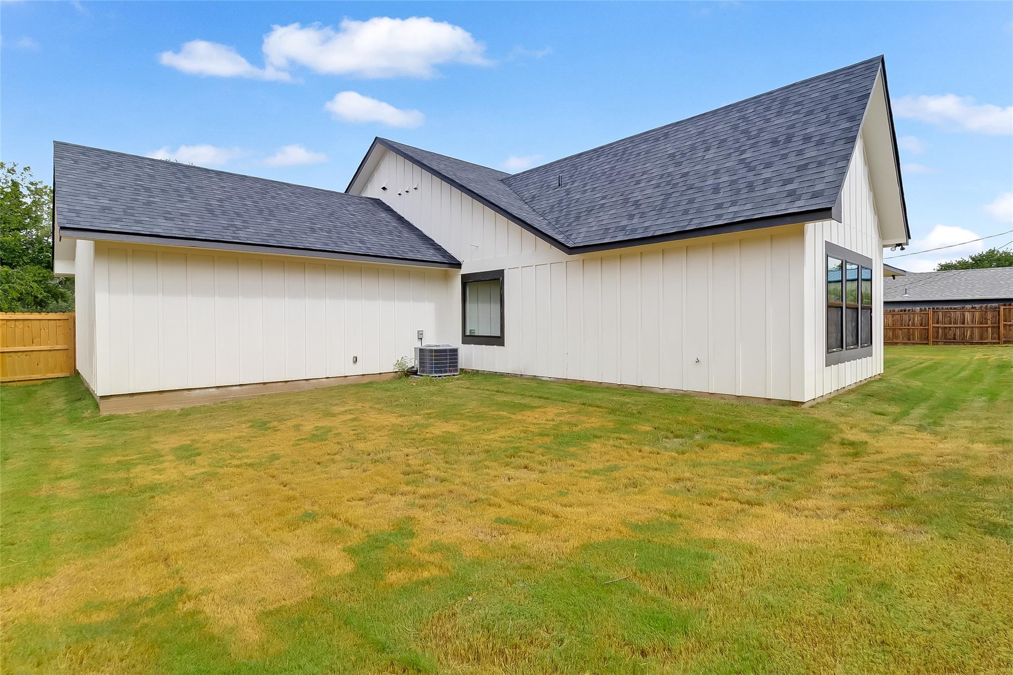 837 Birch Ln, Cottonwood Shores, TX 78657