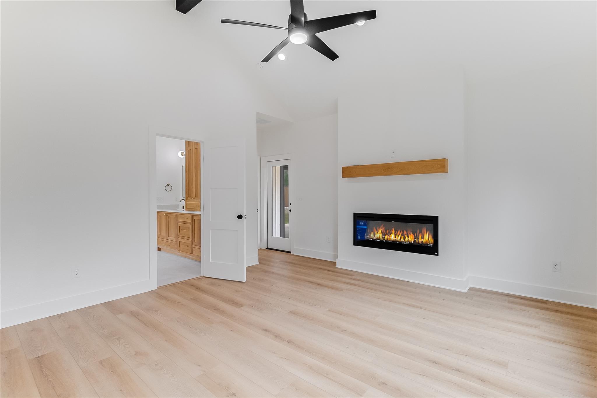 837 Birch Ln, Cottonwood Shores, TX 78657