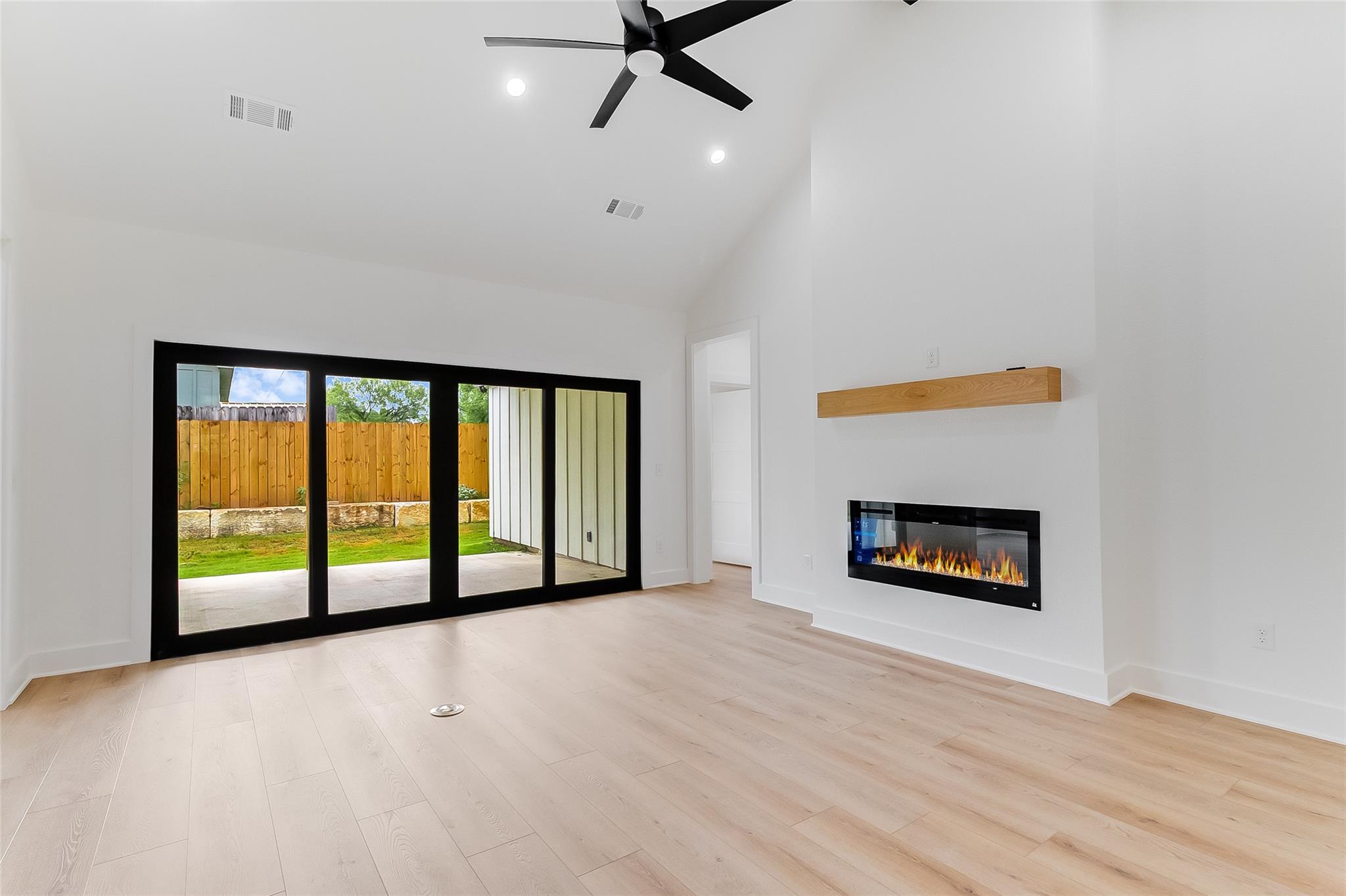 837 Birch Ln, Cottonwood Shores, TX 78657