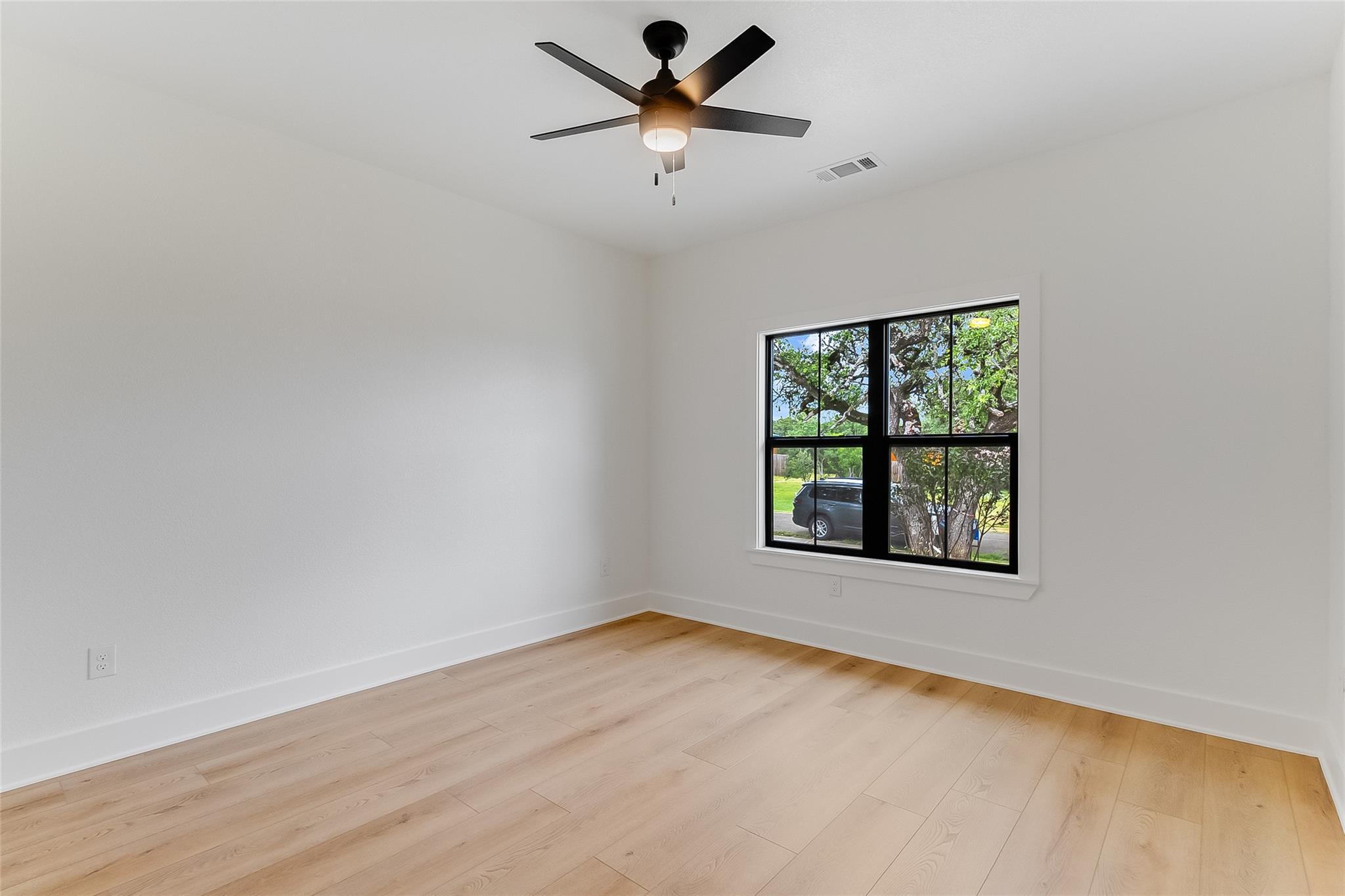 837 Birch Ln, Cottonwood Shores, TX 78657