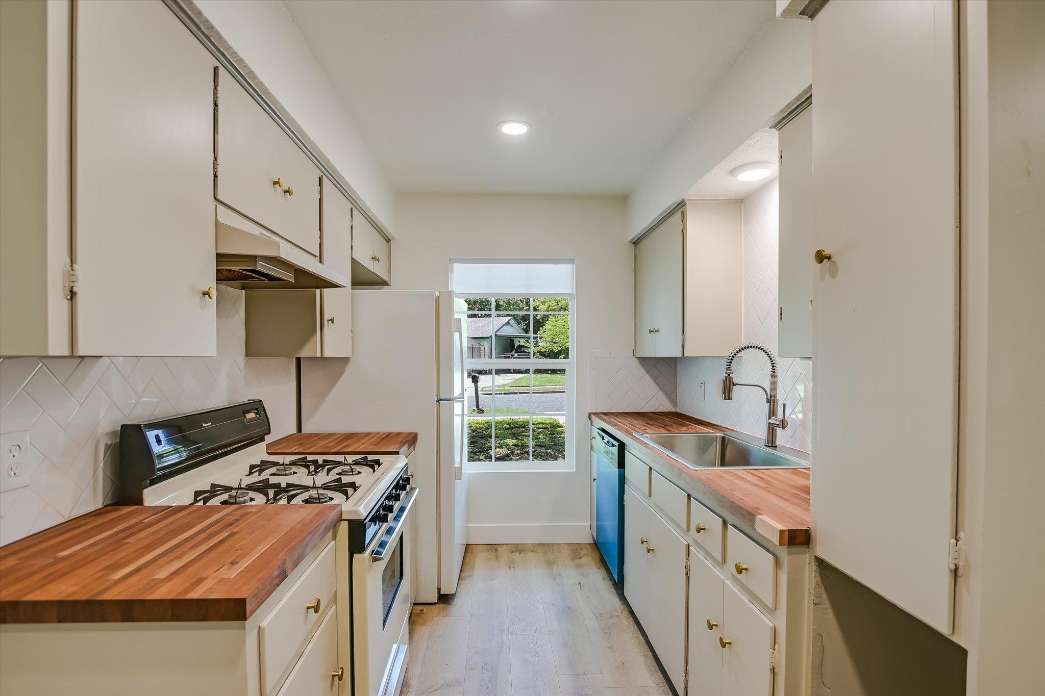 9809 Dallum Dr, Austin, TX 78753