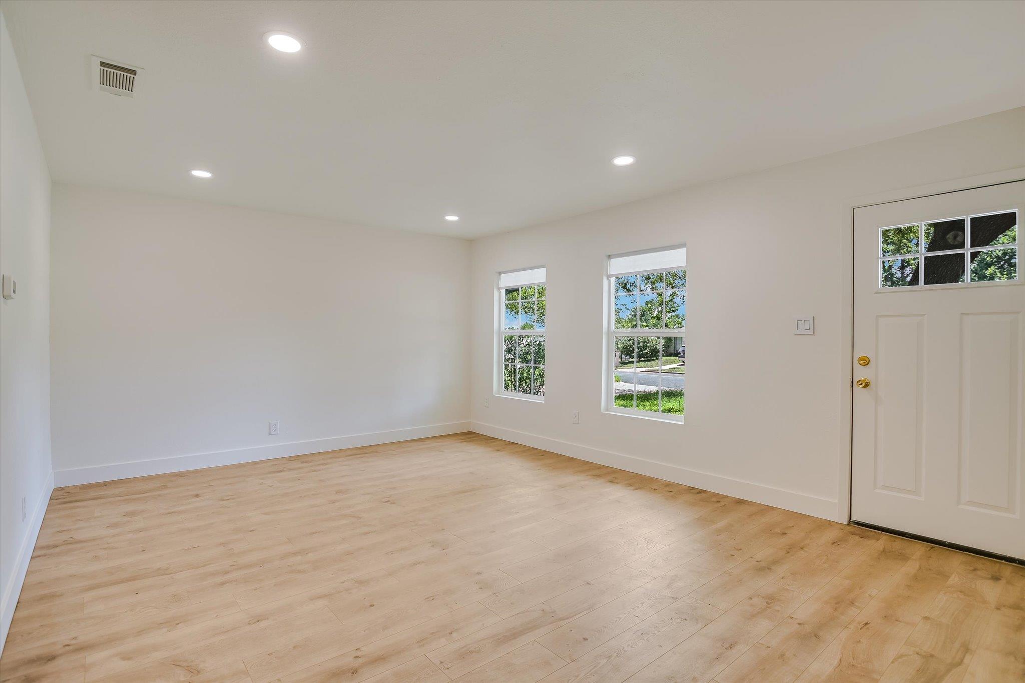 9809 Dallum Dr, Austin, TX 78753