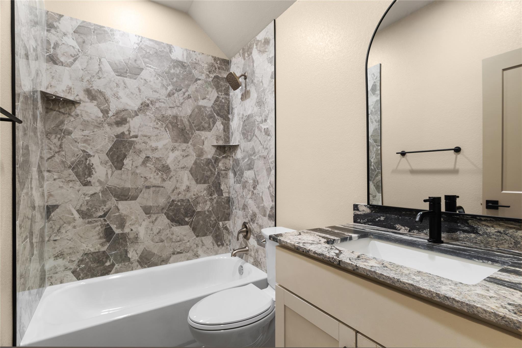 417 S Blanco St, Lockhart, TX 78644