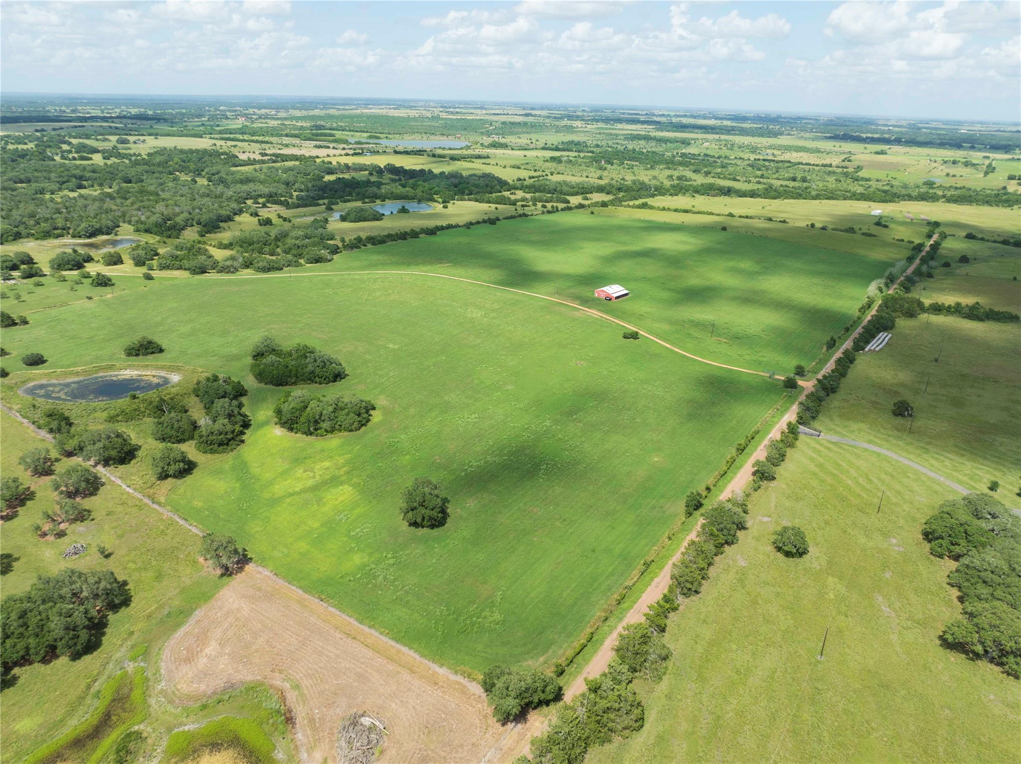 900 Schulze Rd, Schulenburg, TX 78949