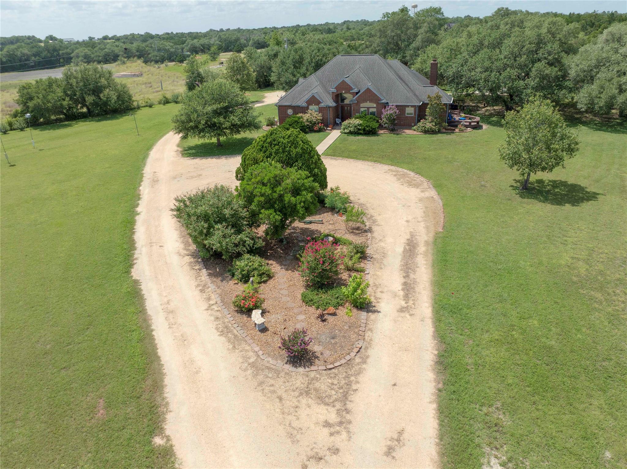 900 Schulze Rd, Schulenburg, TX 78949