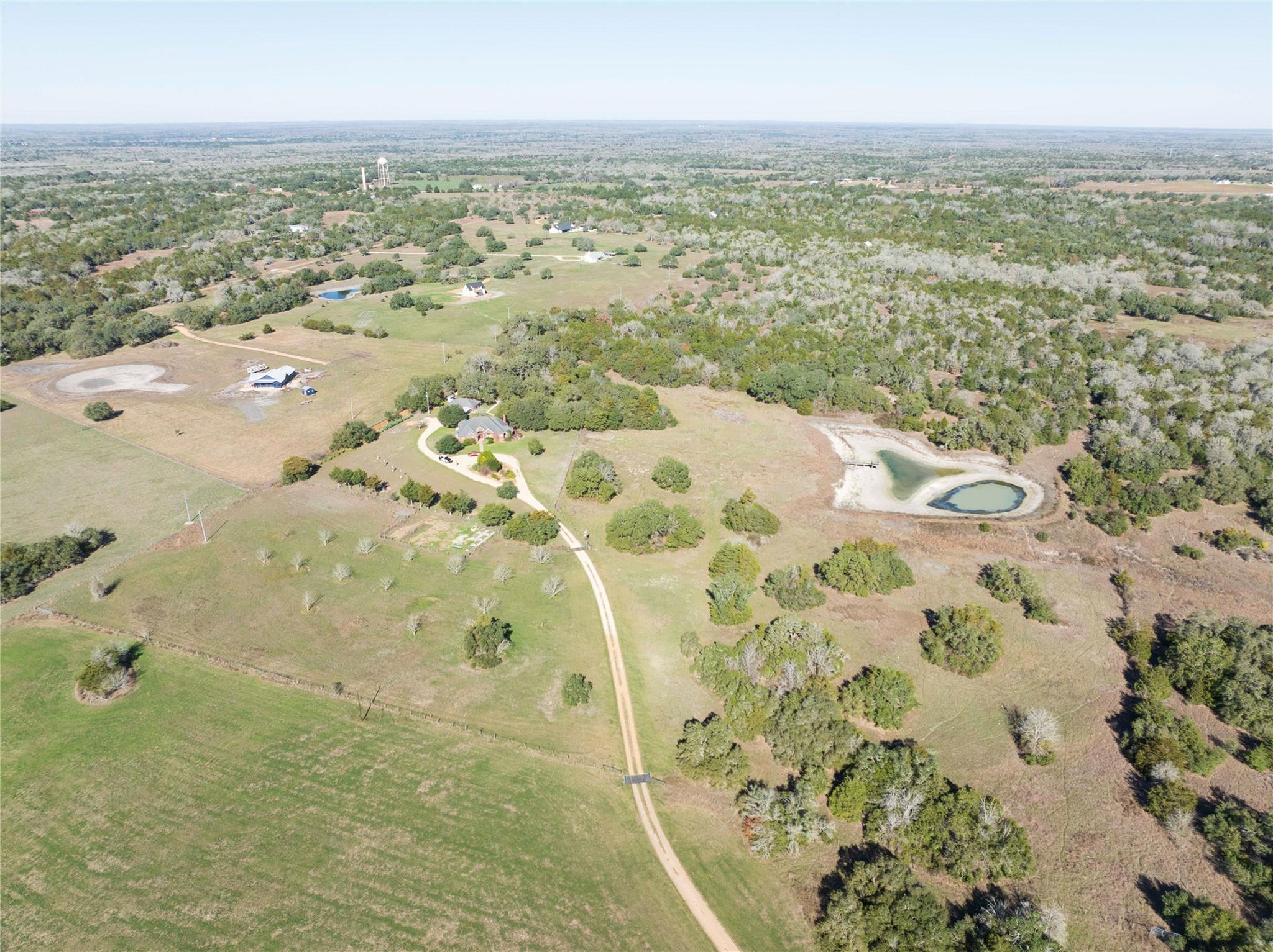 900 Schulze Rd, Schulenburg, TX 78949