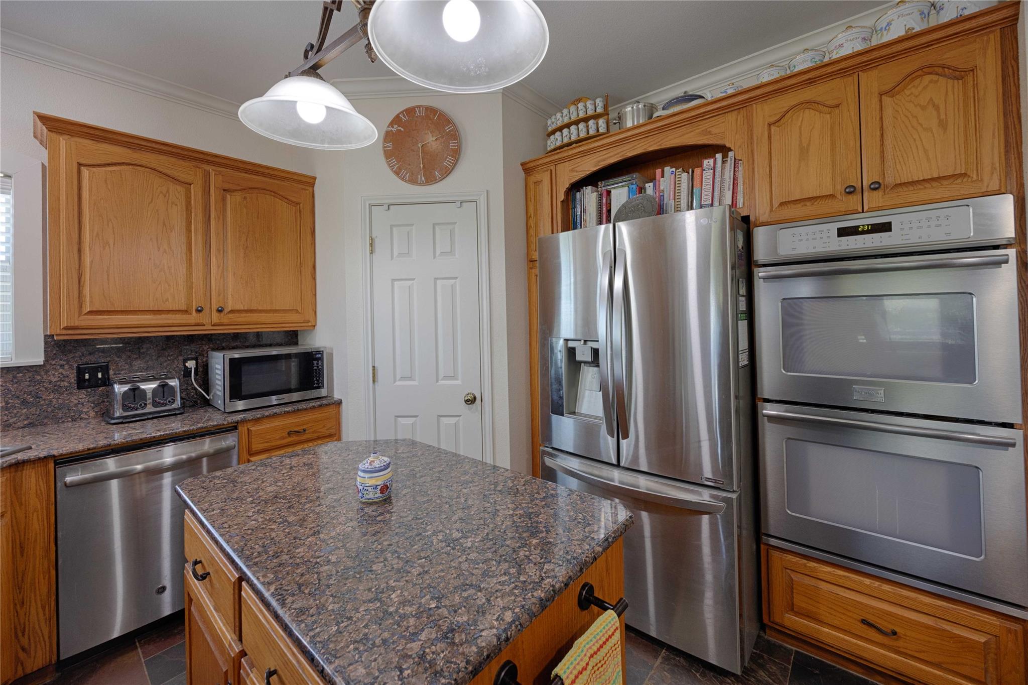 900 Schulze Rd, Schulenburg, TX 78949