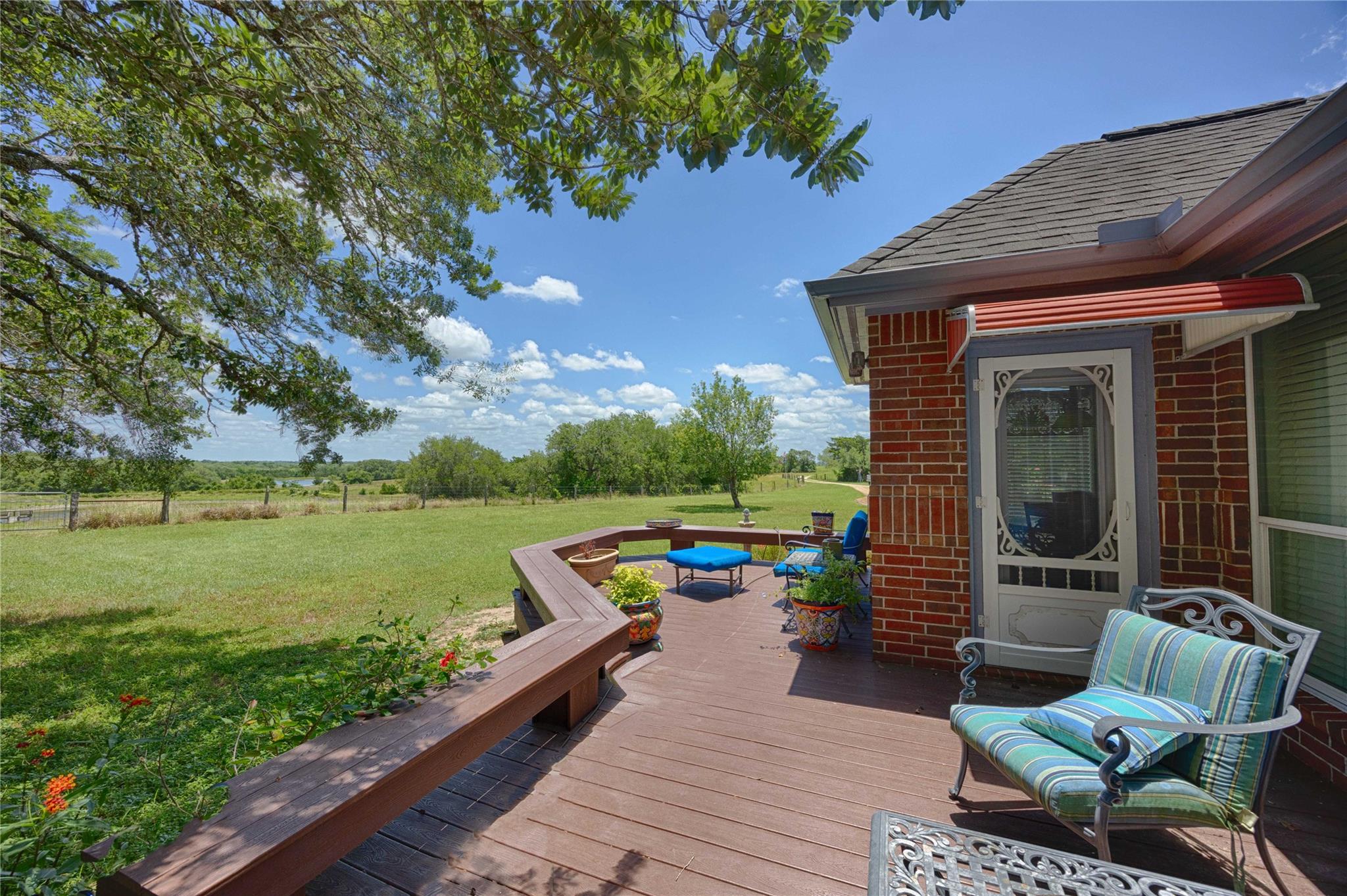 900 Schulze Rd, Schulenburg, TX 78949