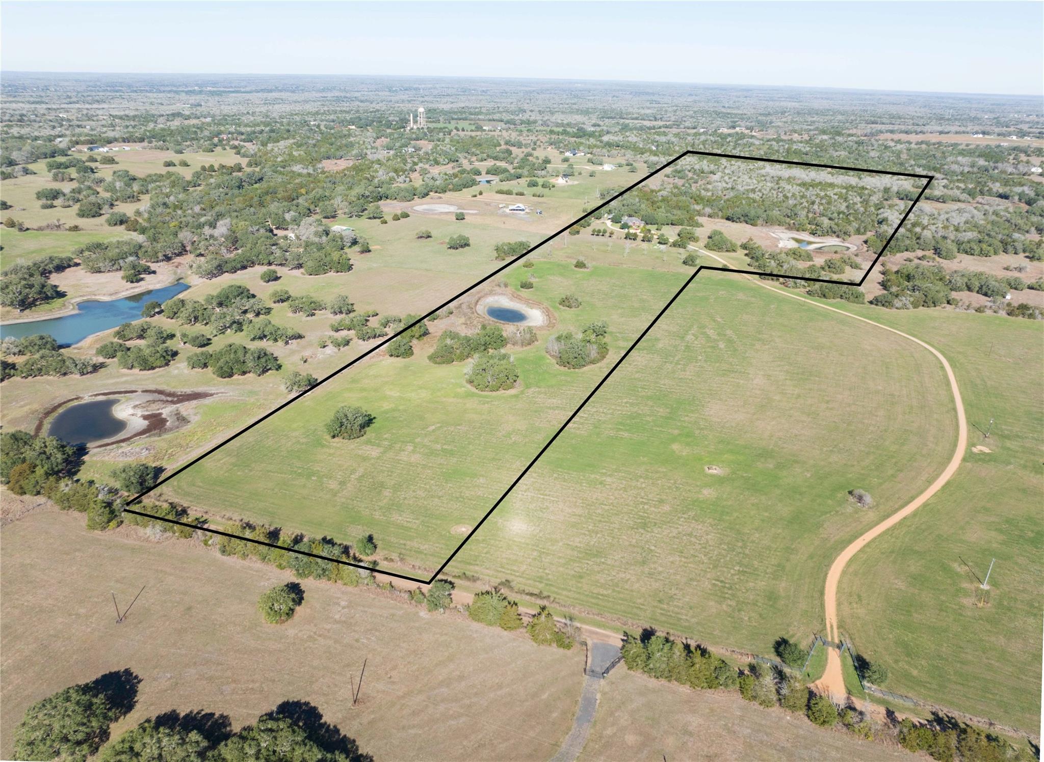 900 Schulze Rd, Schulenburg, TX 78949