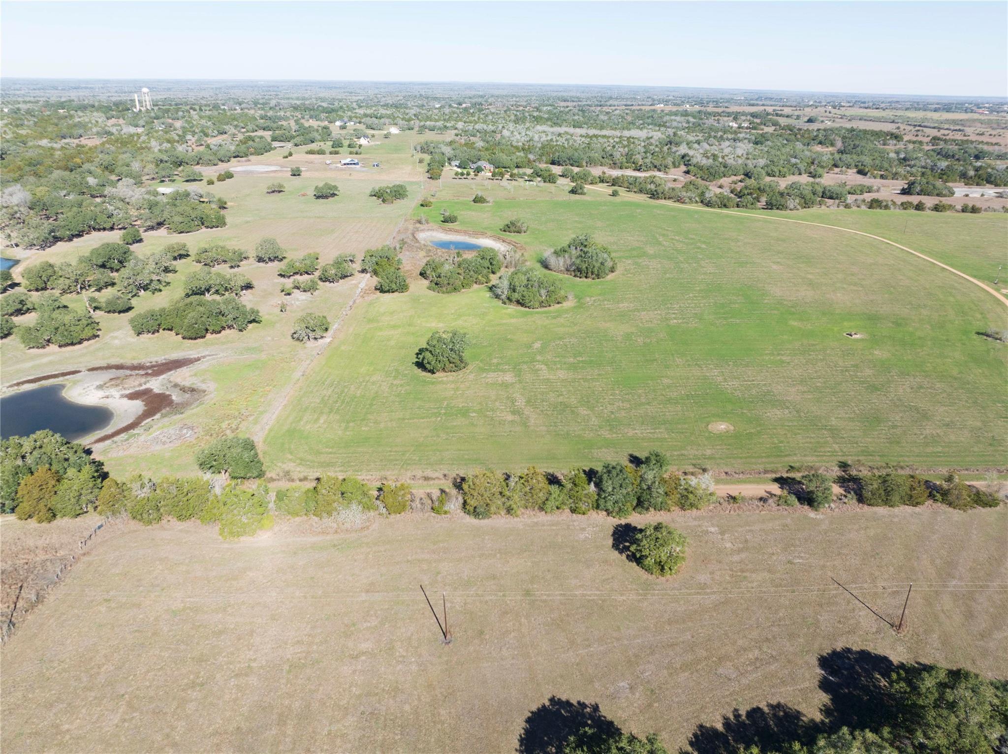 900 Schulze Rd, Schulenburg, TX 78949