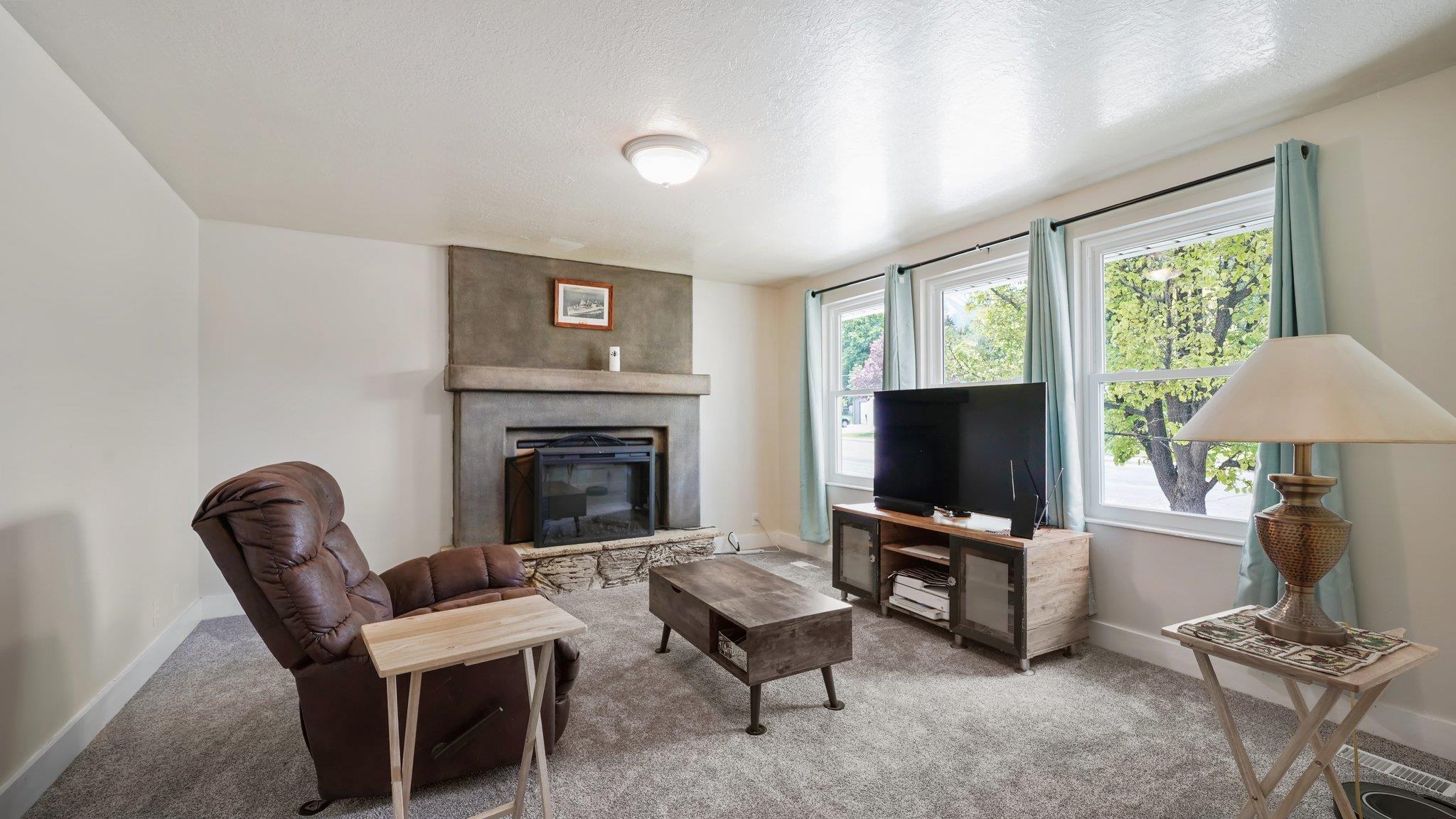 290 Apple Blossom Way, Out of State, UT 84653