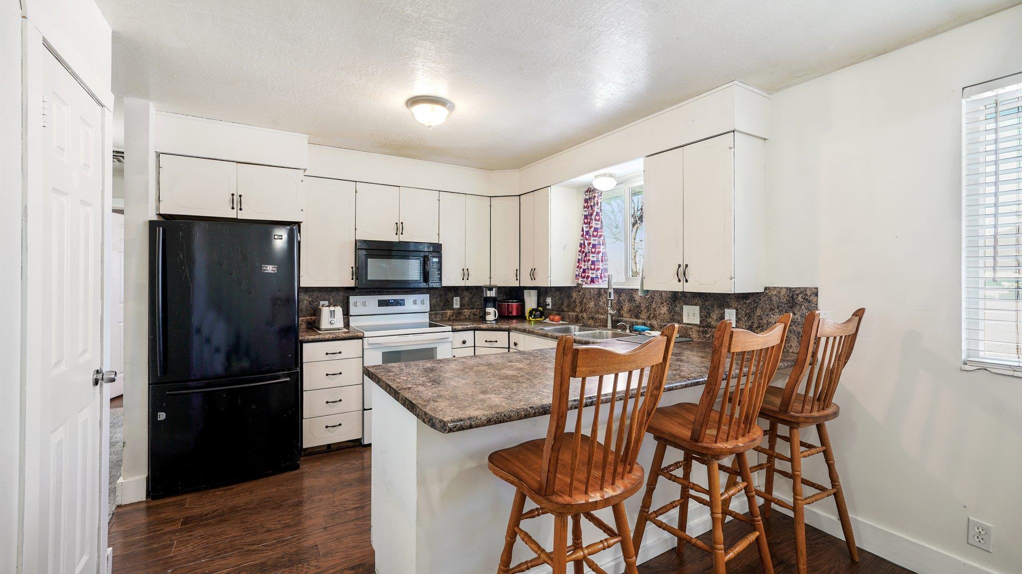 290 Apple Blossom Way, Out of State, UT 84653