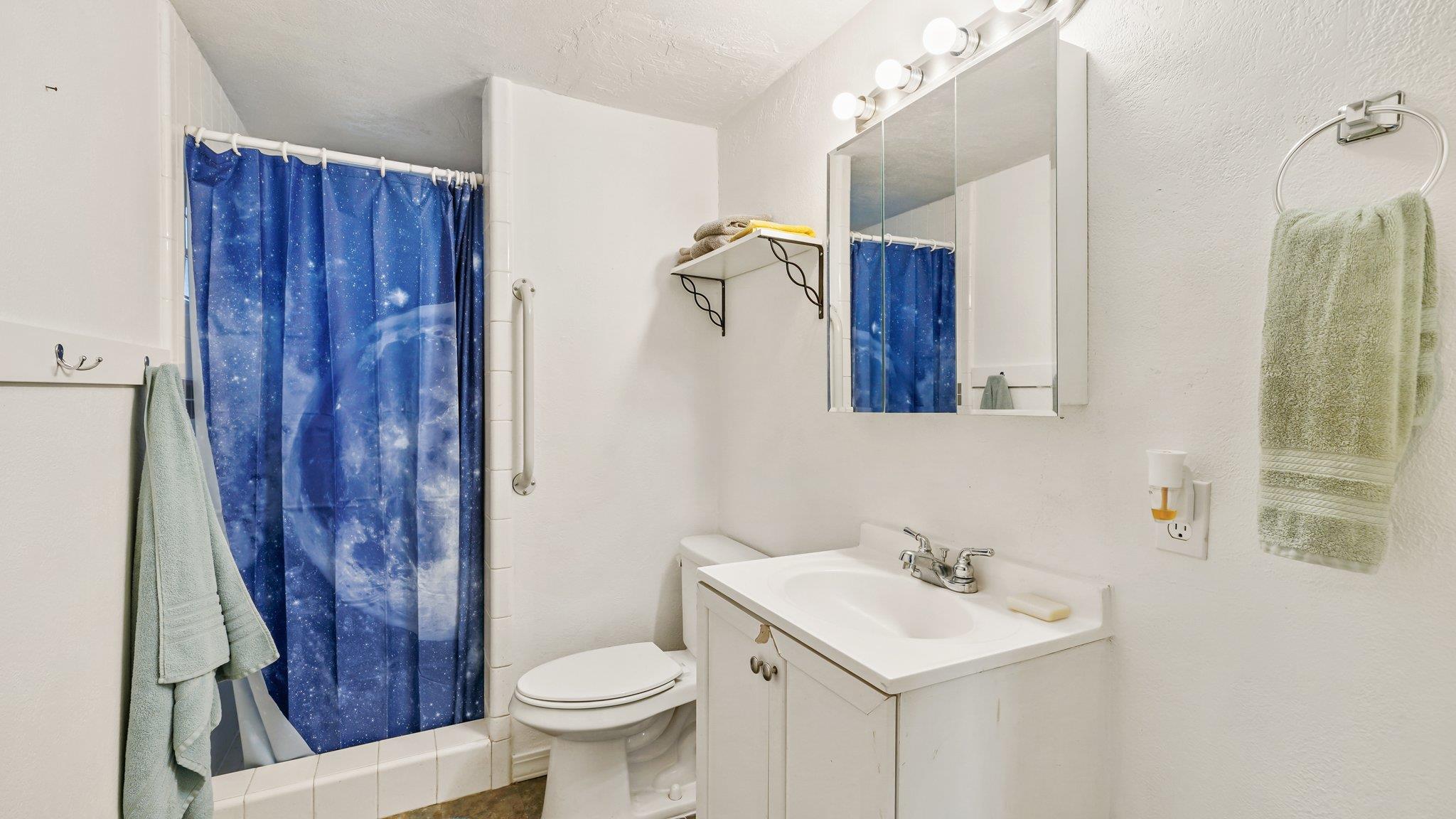 290 Apple Blossom Way, Out of State, UT 84653