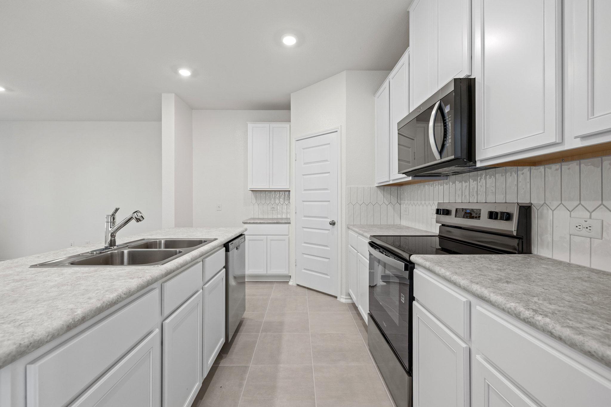 248 Feathers St, Jarrell, TX 76537