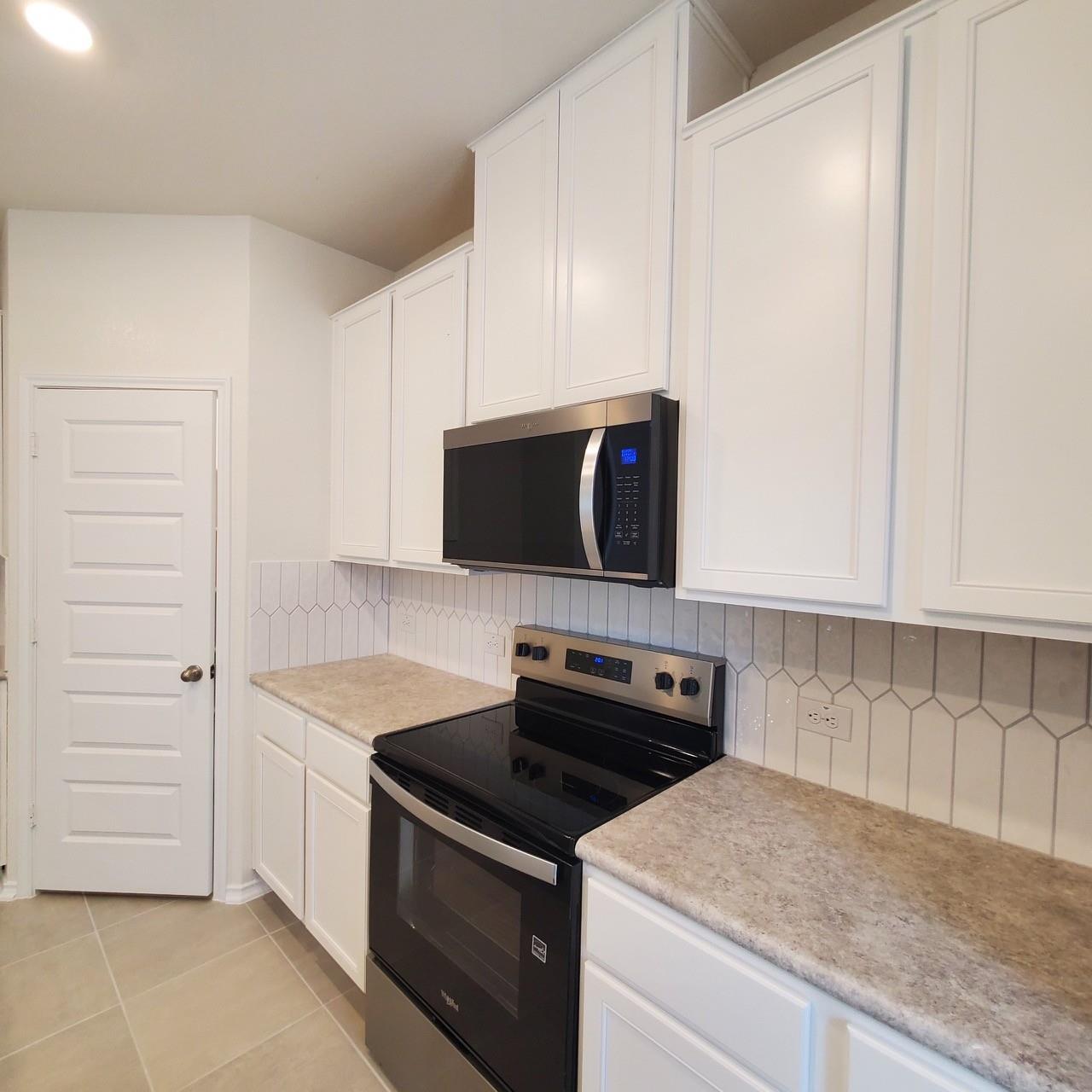 248 Feathers St, Jarrell, TX 76537