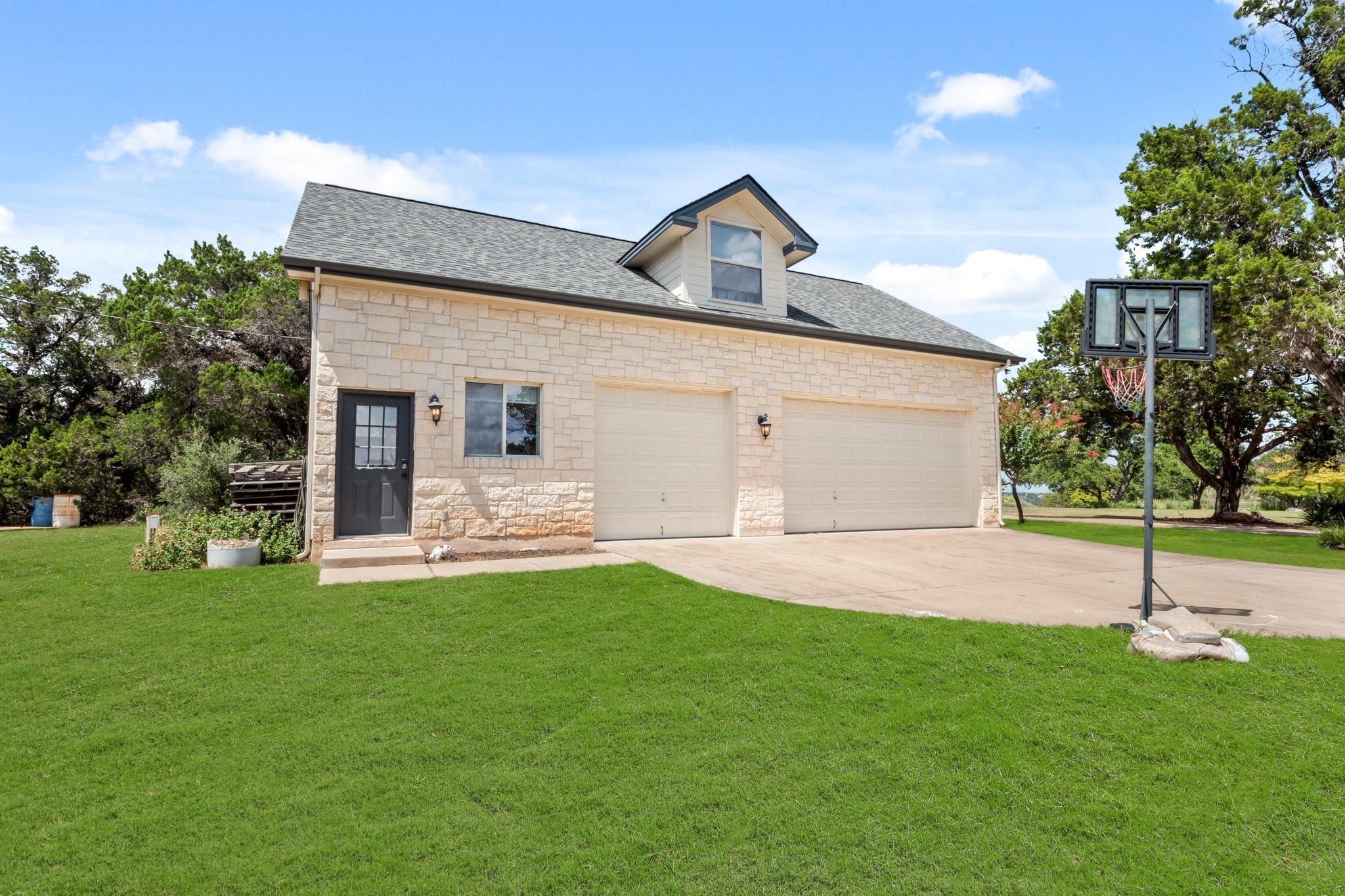 18113 Travis Dr, Lago Vista, TX 78645