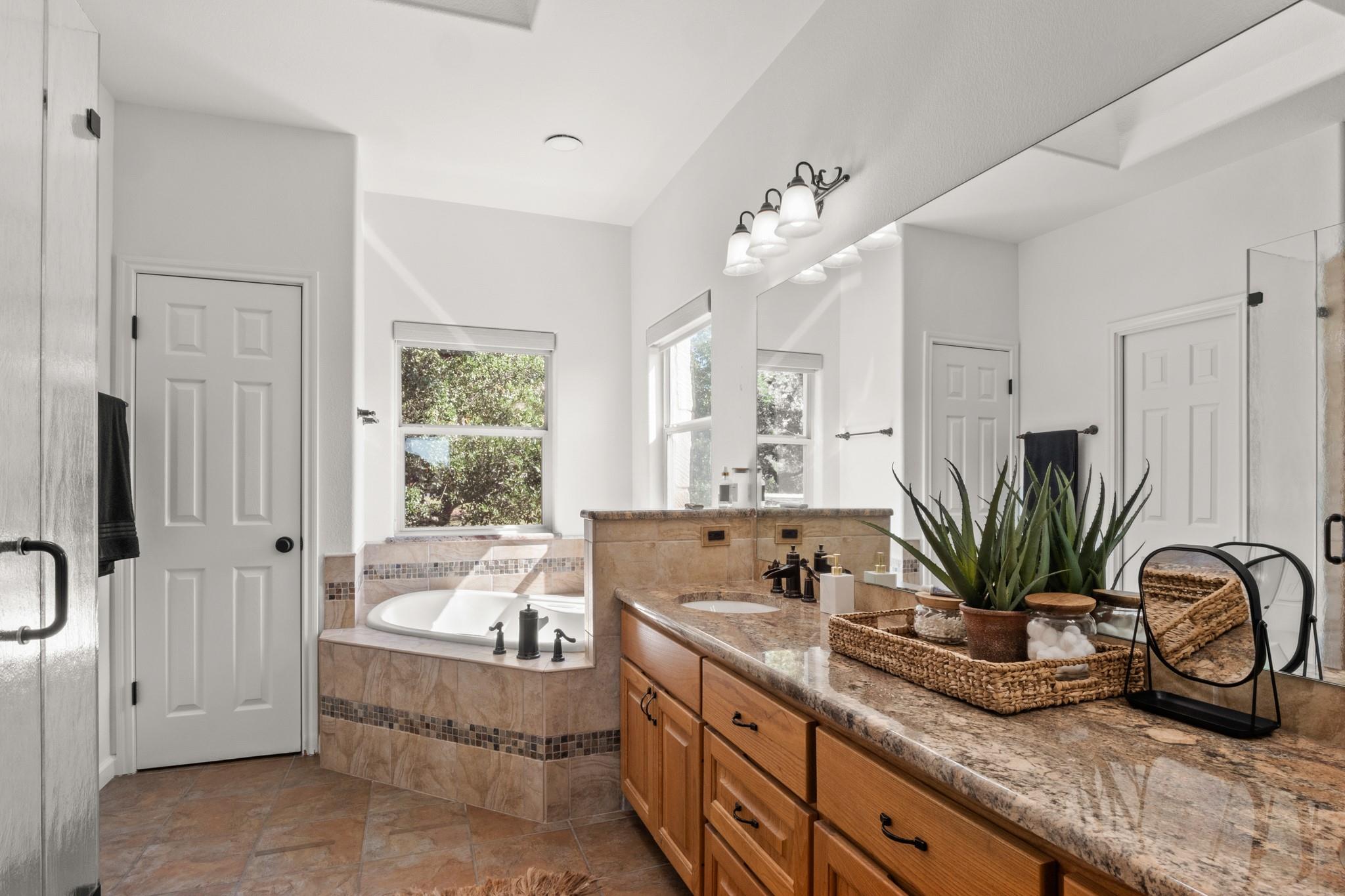 18113 Travis Dr, Lago Vista, TX 78645