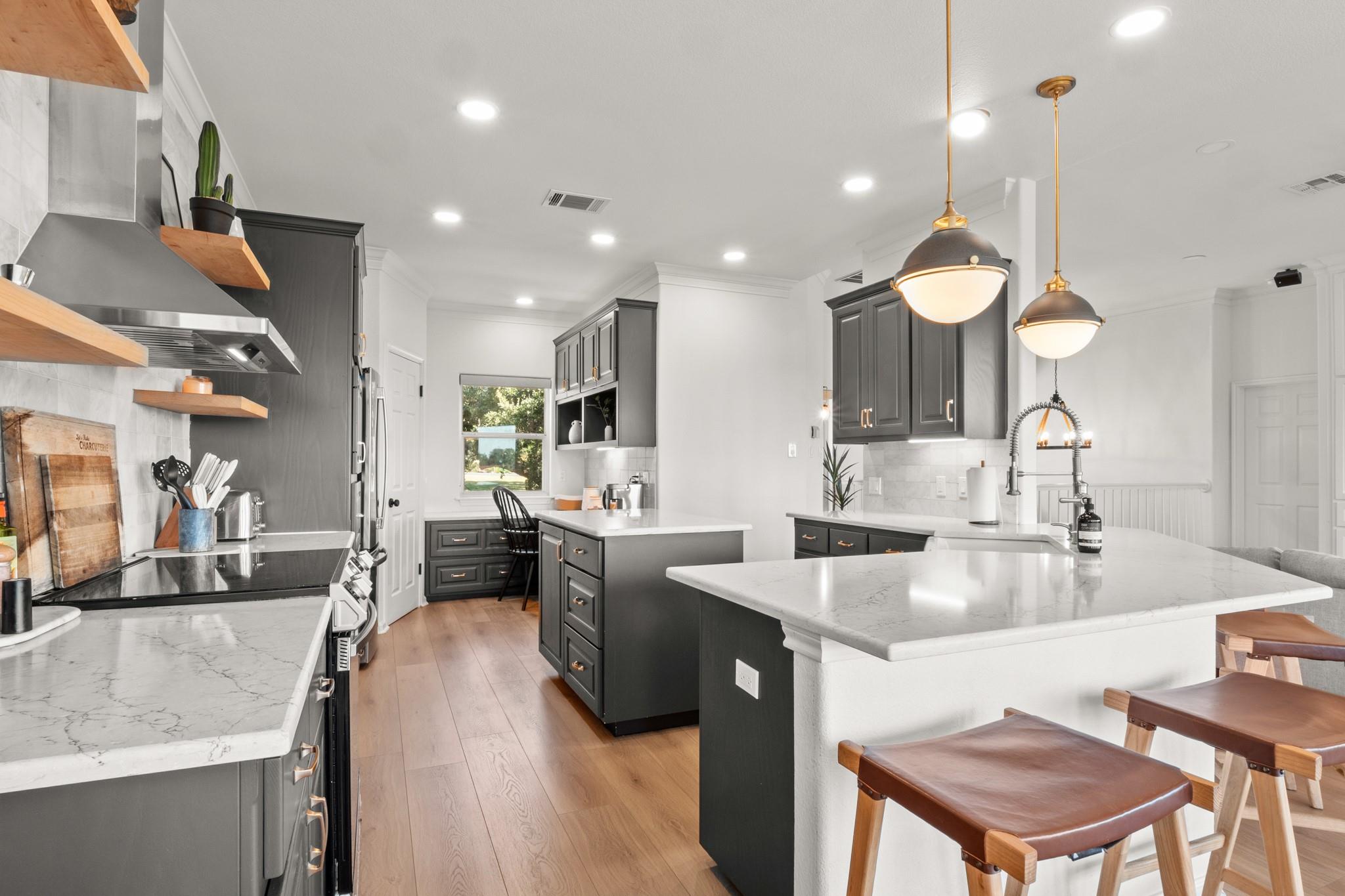 18113 Travis Dr, Lago Vista, TX 78645