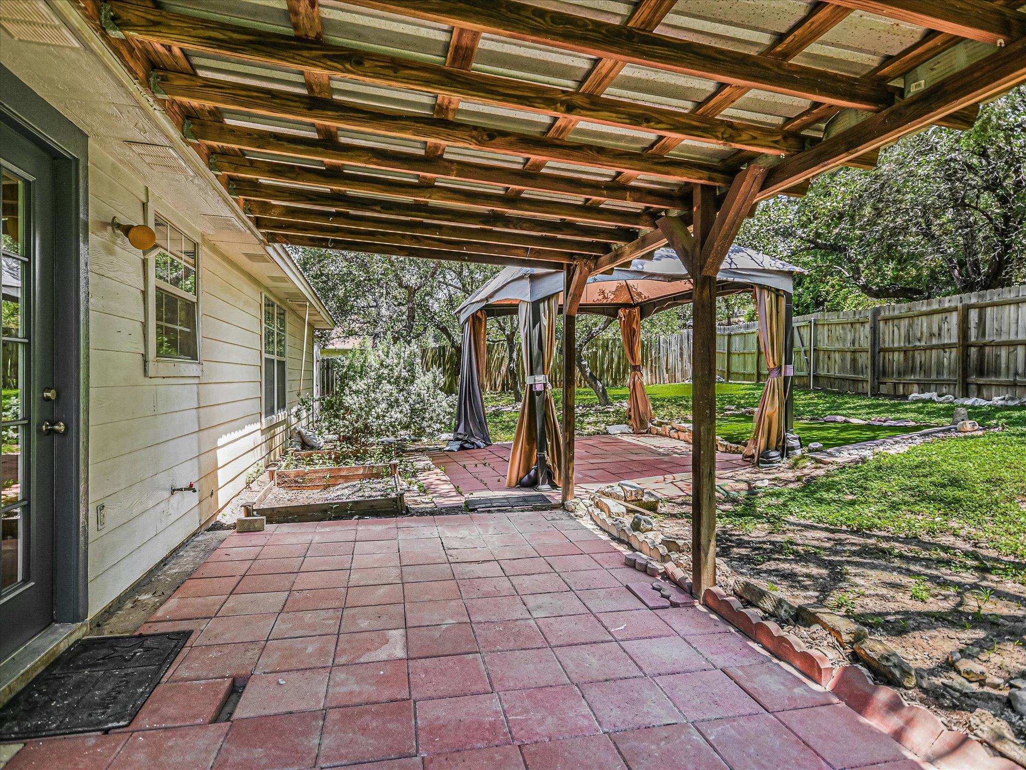 519 Cowal Dr S, Spicewood, TX 78669