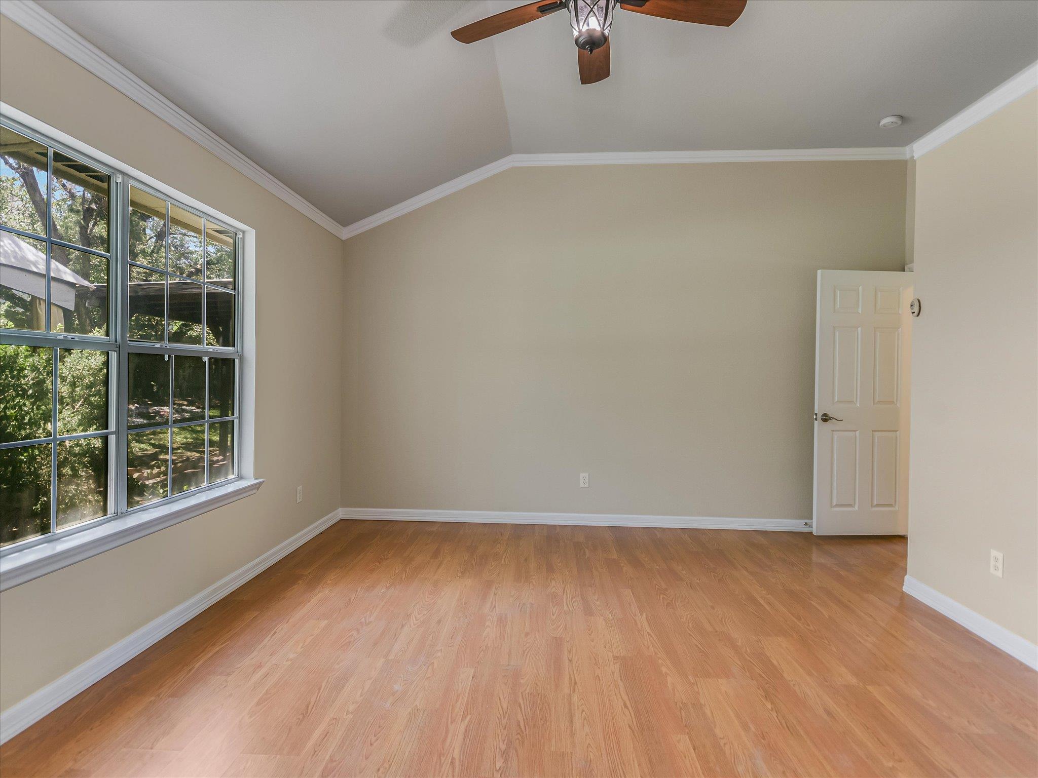 519 Cowal Dr S, Spicewood, TX 78669