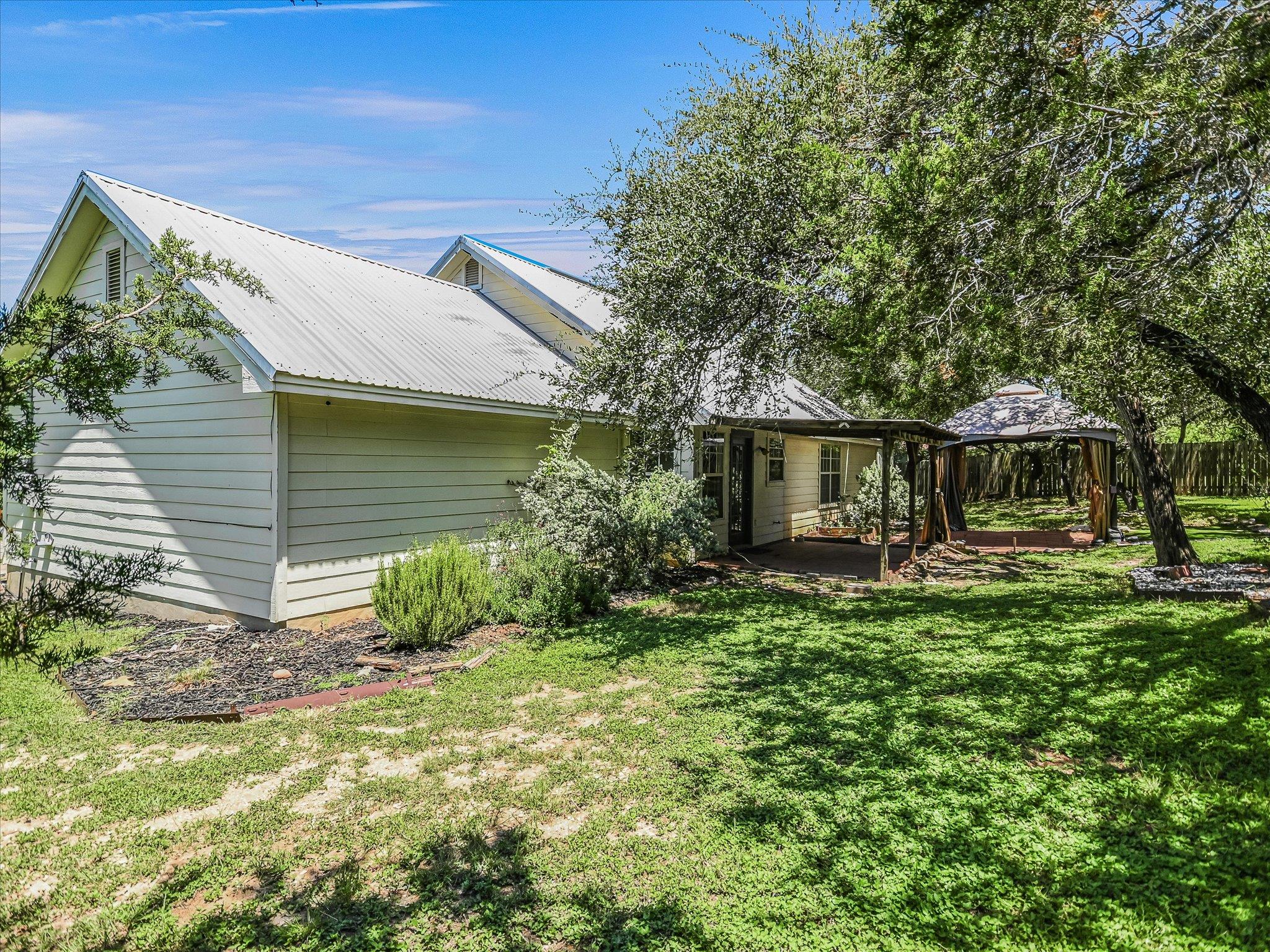 519 Cowal Dr S, Spicewood, TX 78669