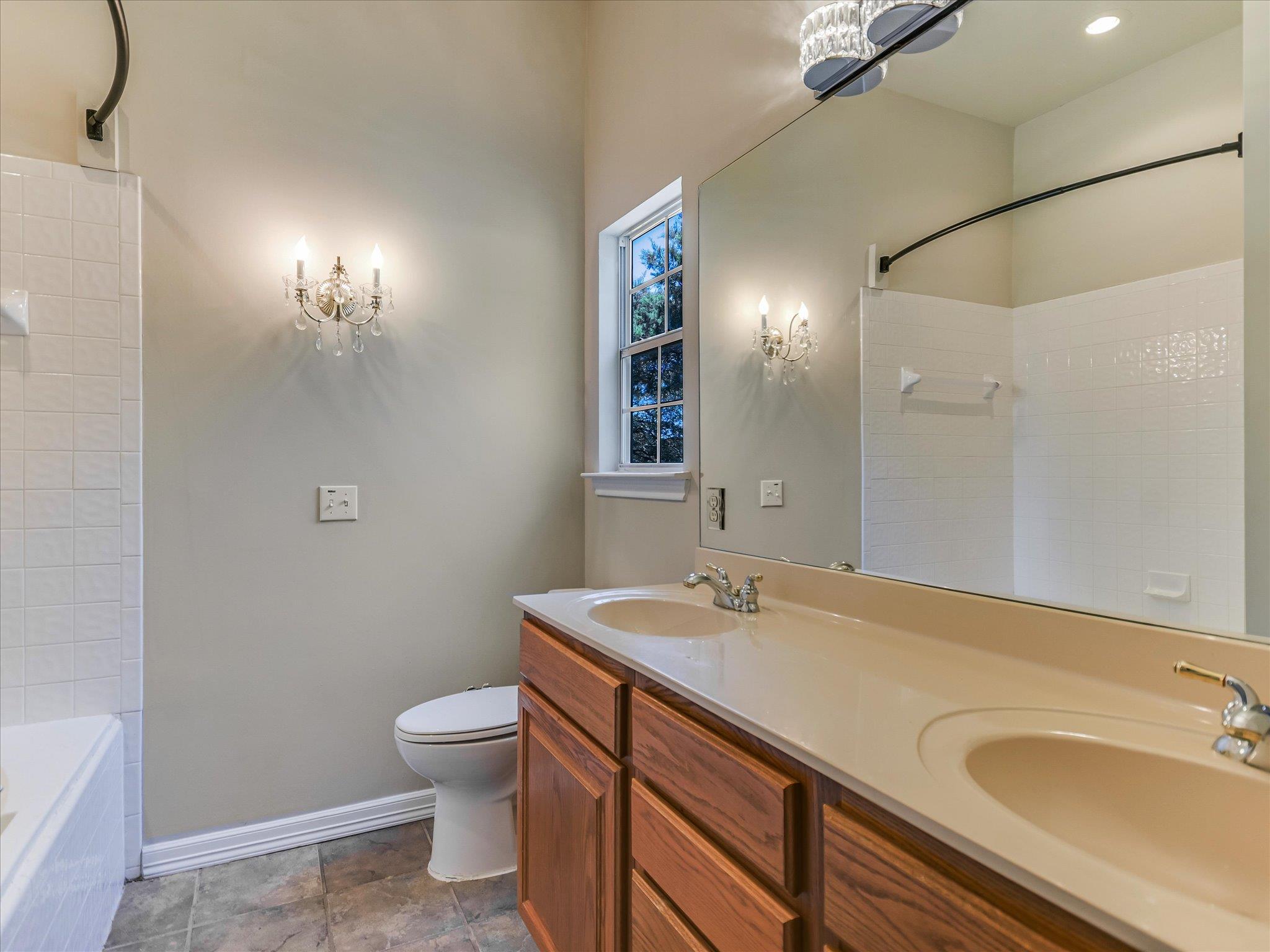 519 Cowal Dr S, Spicewood, TX 78669