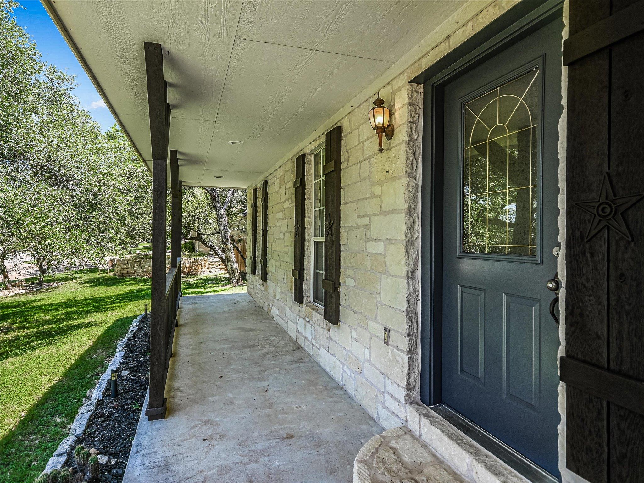 519 Cowal Dr S, Spicewood, TX 78669