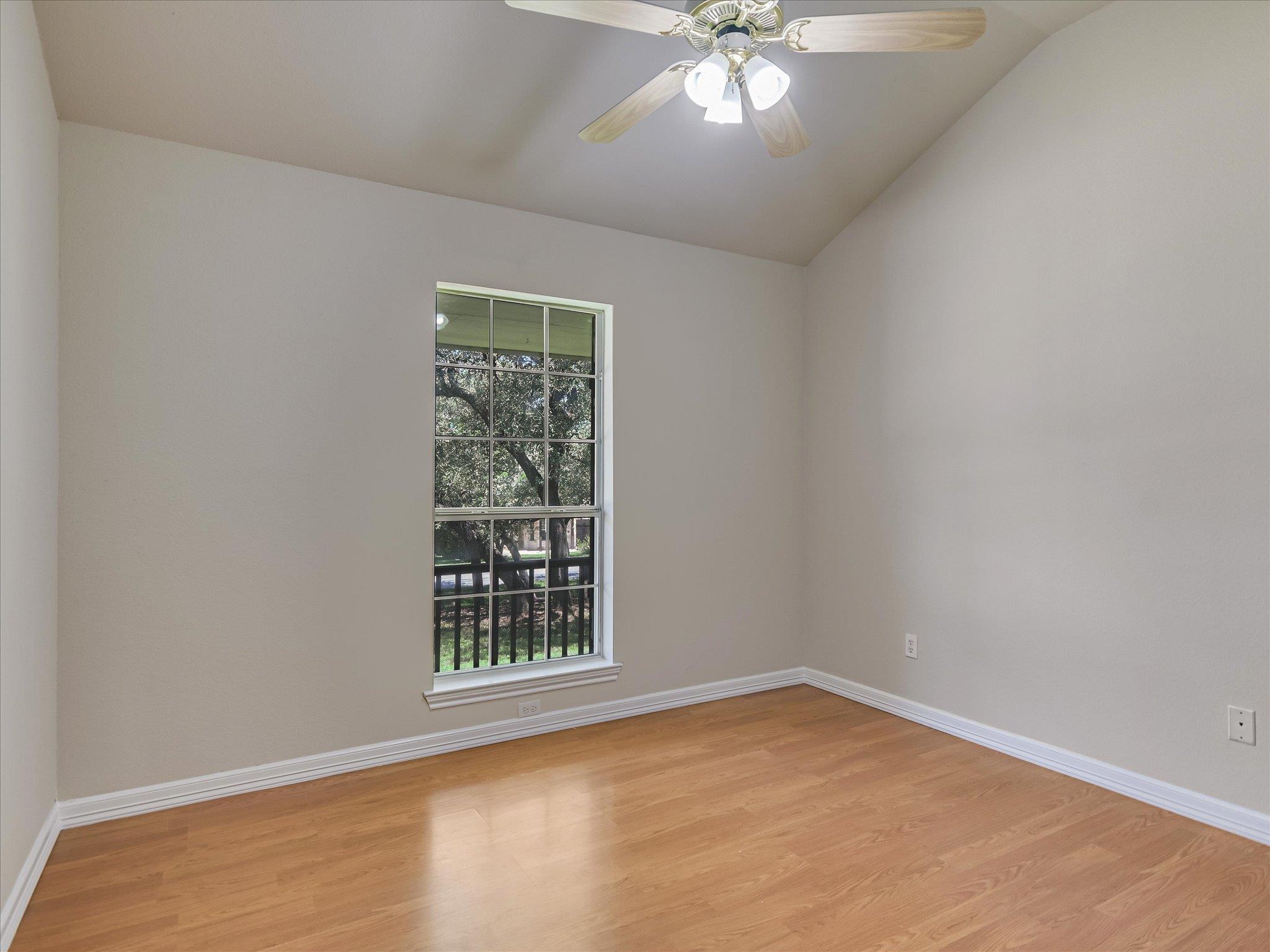 519 Cowal Dr S, Spicewood, TX 78669