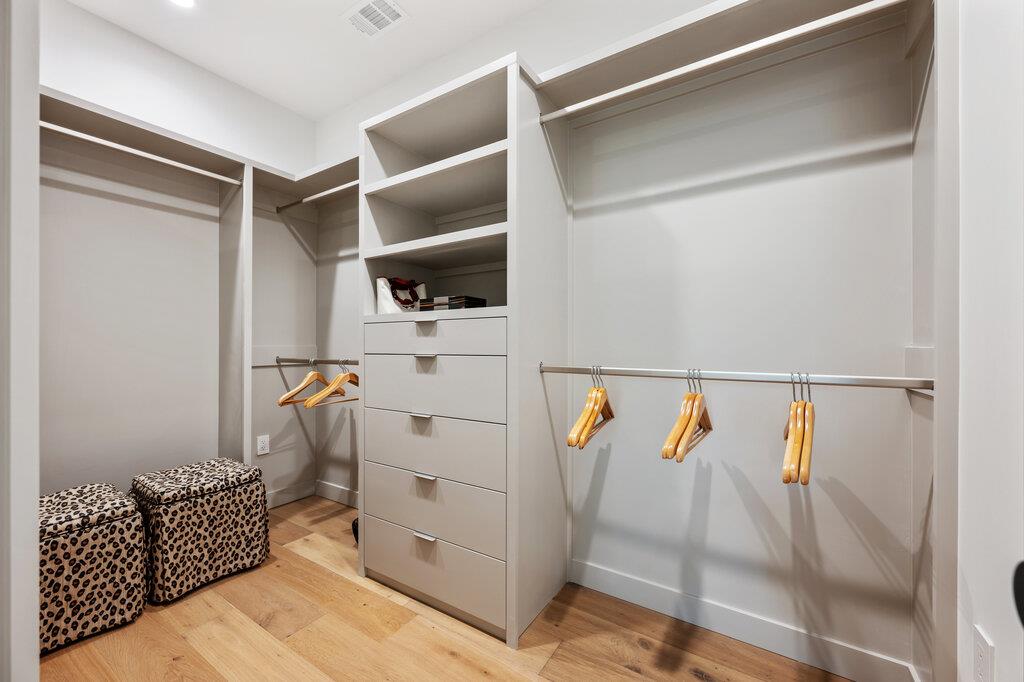2517 Great Oaks Pkwy, Austin, TX 78756